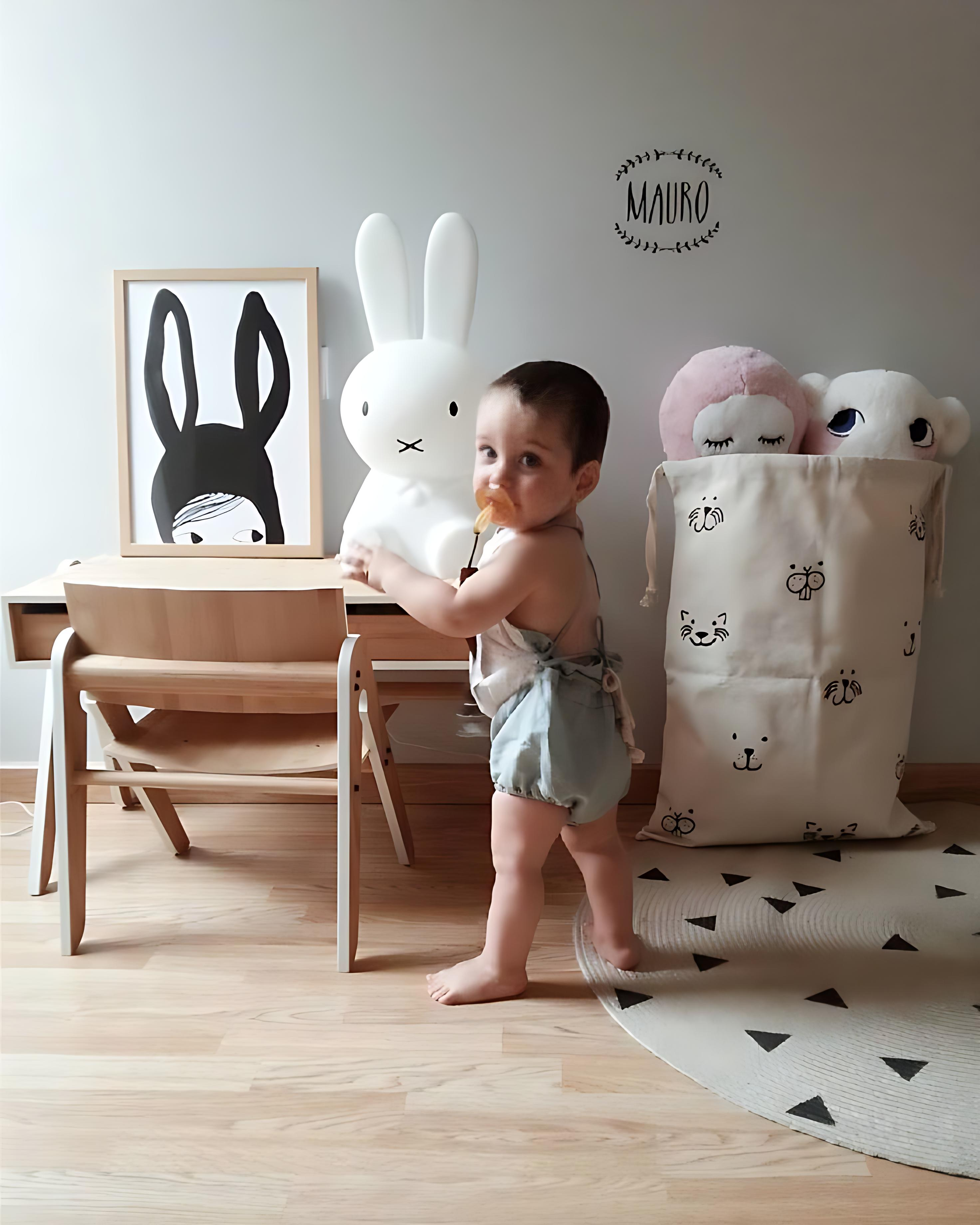 Jute vloerkleed met zwarte driehoeken