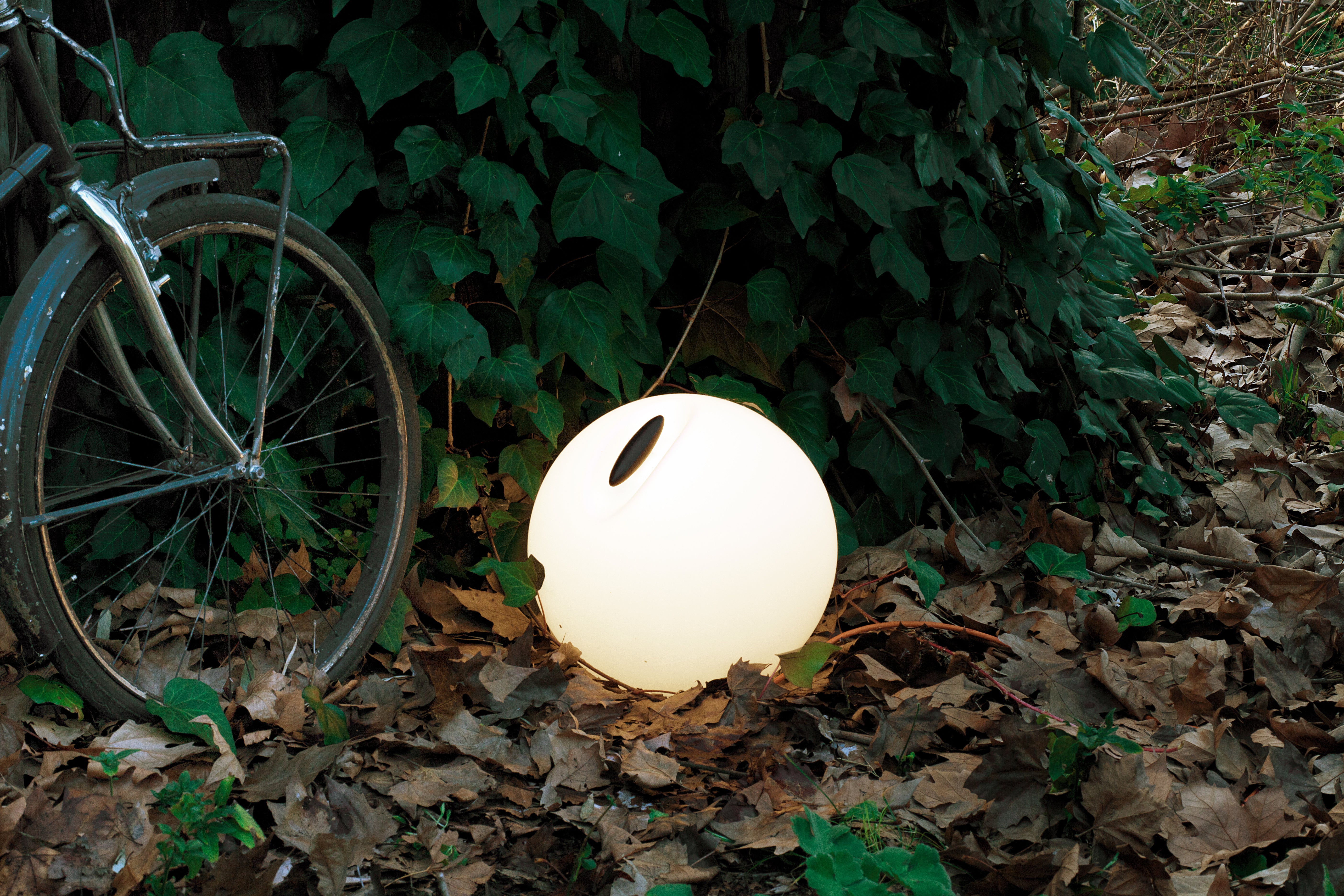 Buiten vloerlamp BOWL wit