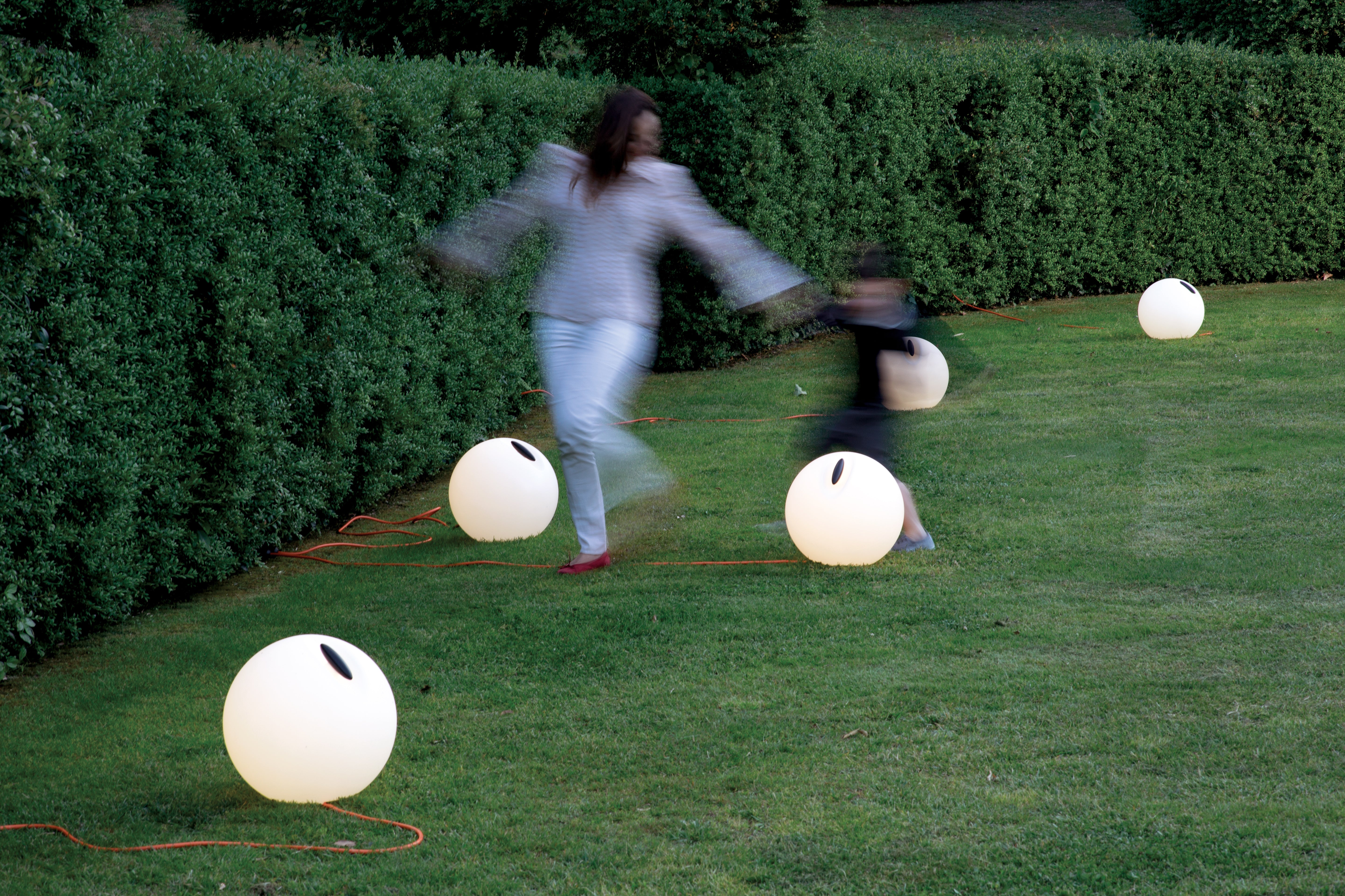 Buiten vloerlamp BOWL wit