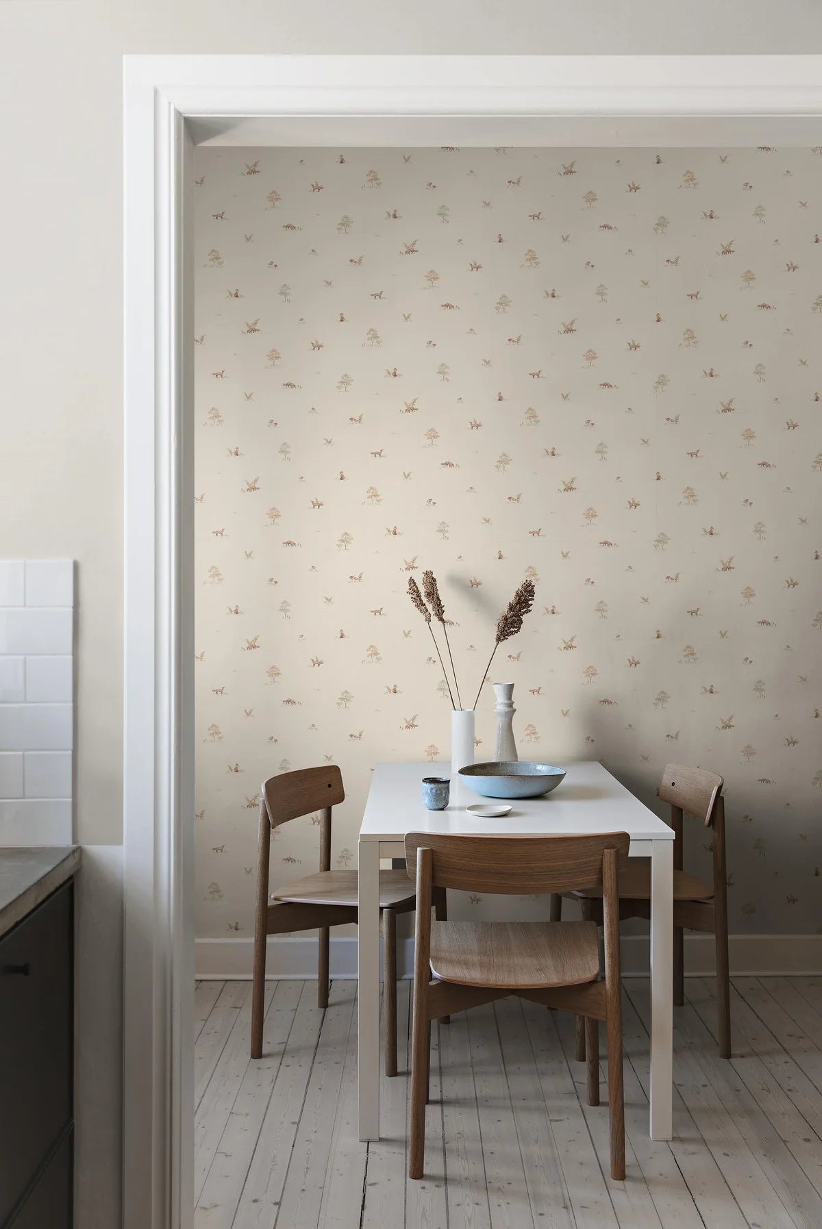 Tapete mit Pflanzen- und Tiermotiv LITTLE FOX hellbeige