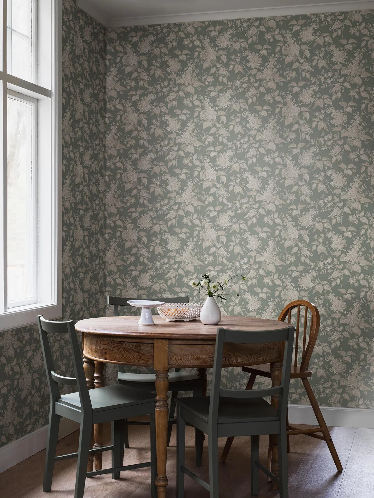 Green floral pattern wallpaper SYREN with beige