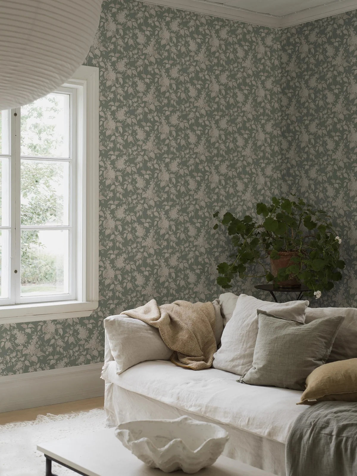 Green floral pattern wallpaper SYREN with beige