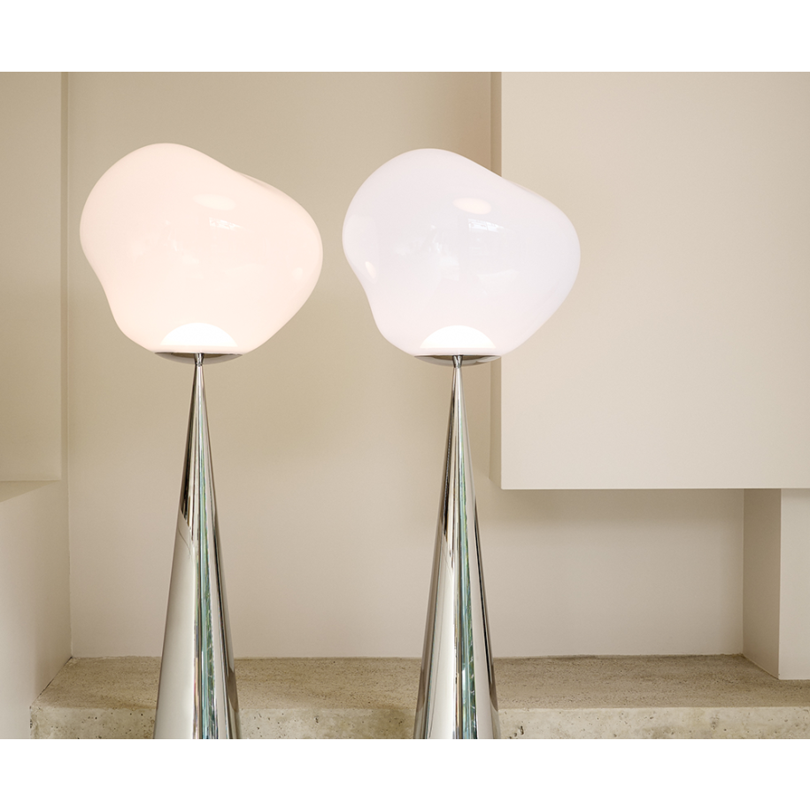 Vloerlamp MELT opaliserend met zilveren voet