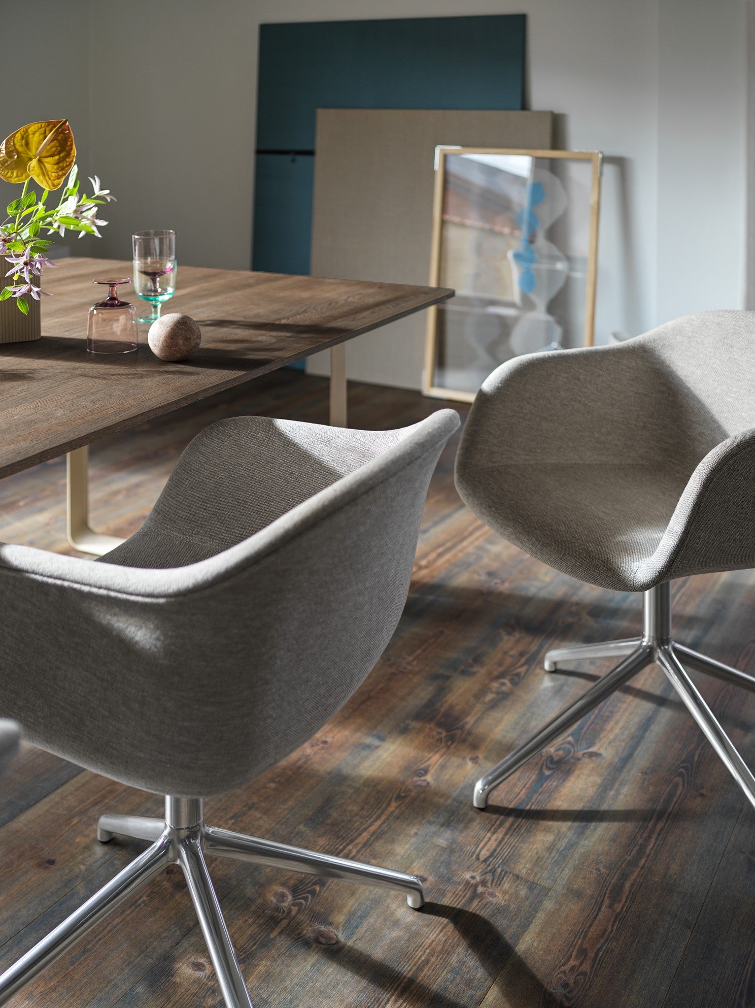 Tafel 70/70 donker eikenhout met witte basis