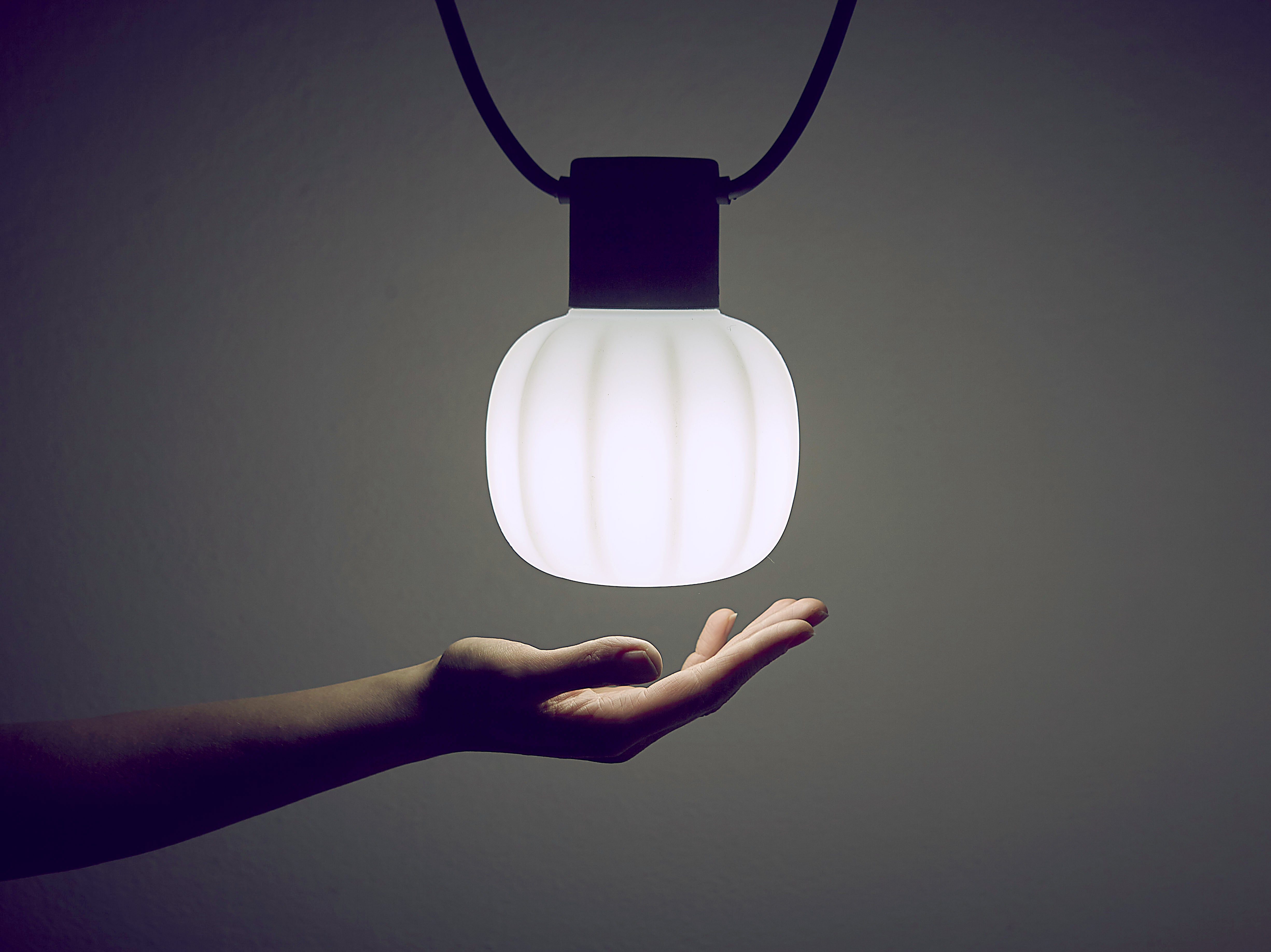 Lampa wisząca zewnętrzna KIKI biały z czarnym
