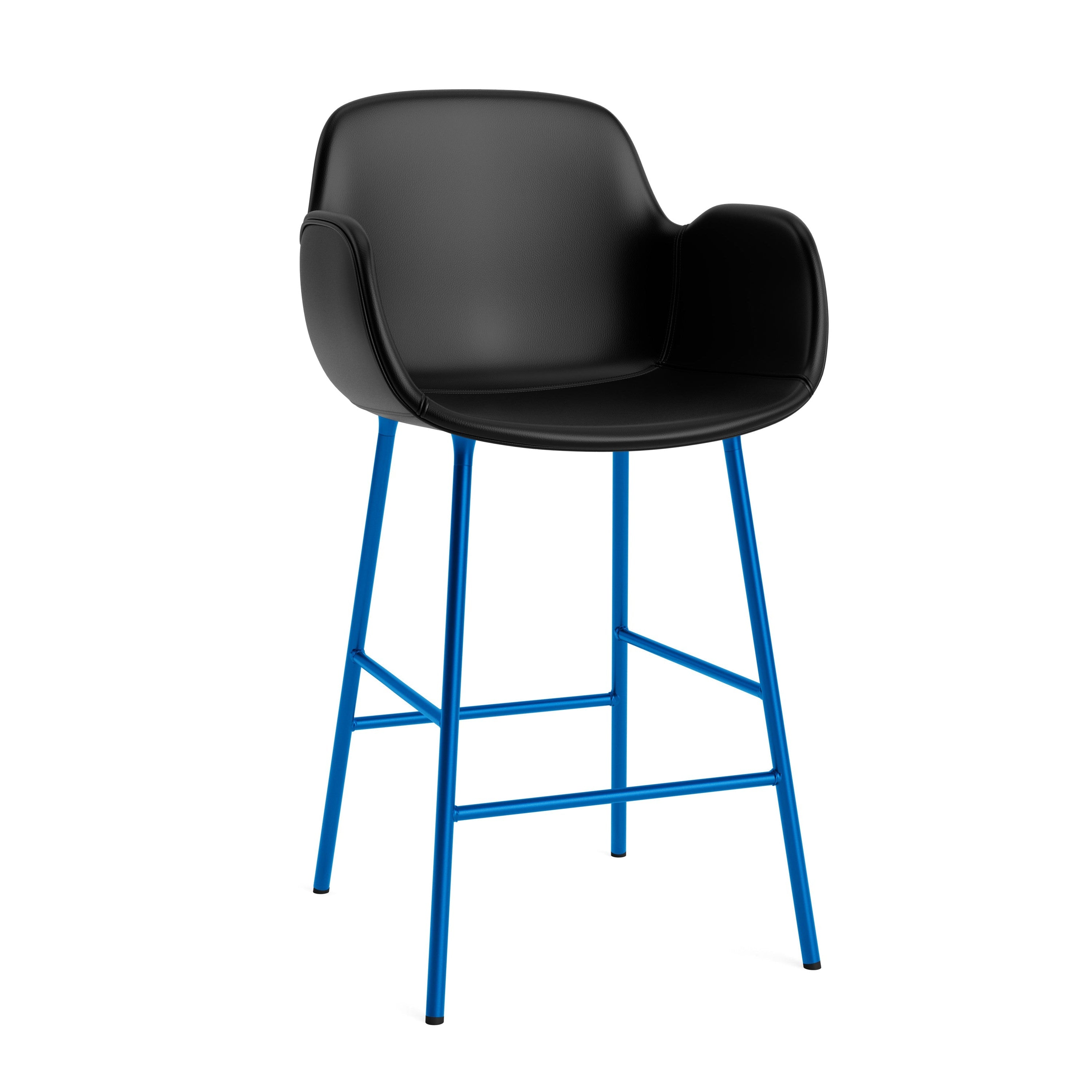 Bar chair upholstered with armrests of forms with a blue base