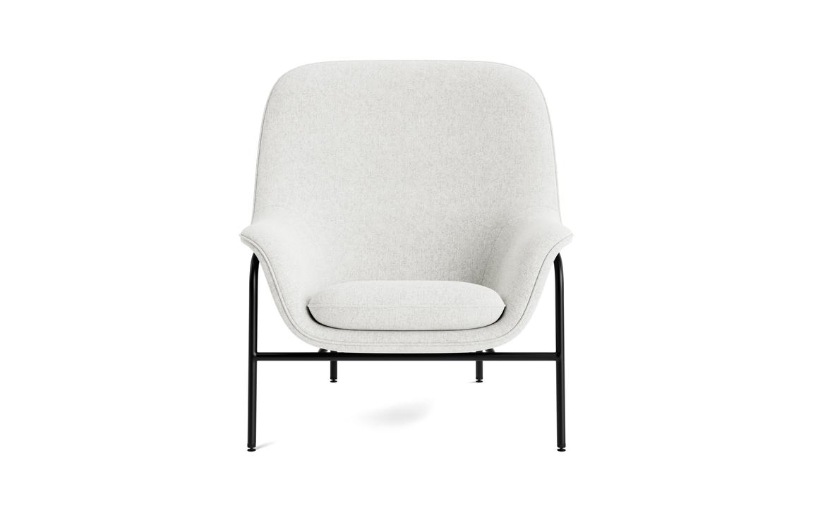 Fotel DRAPE HIGH z czarną metalową podstawą – styl nowoczesny