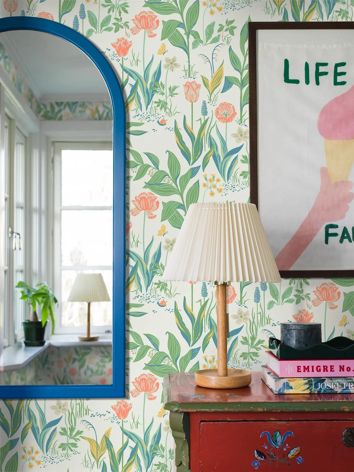 Behang met een plantenmotief van bloemen LENTE TUIN wit met groen