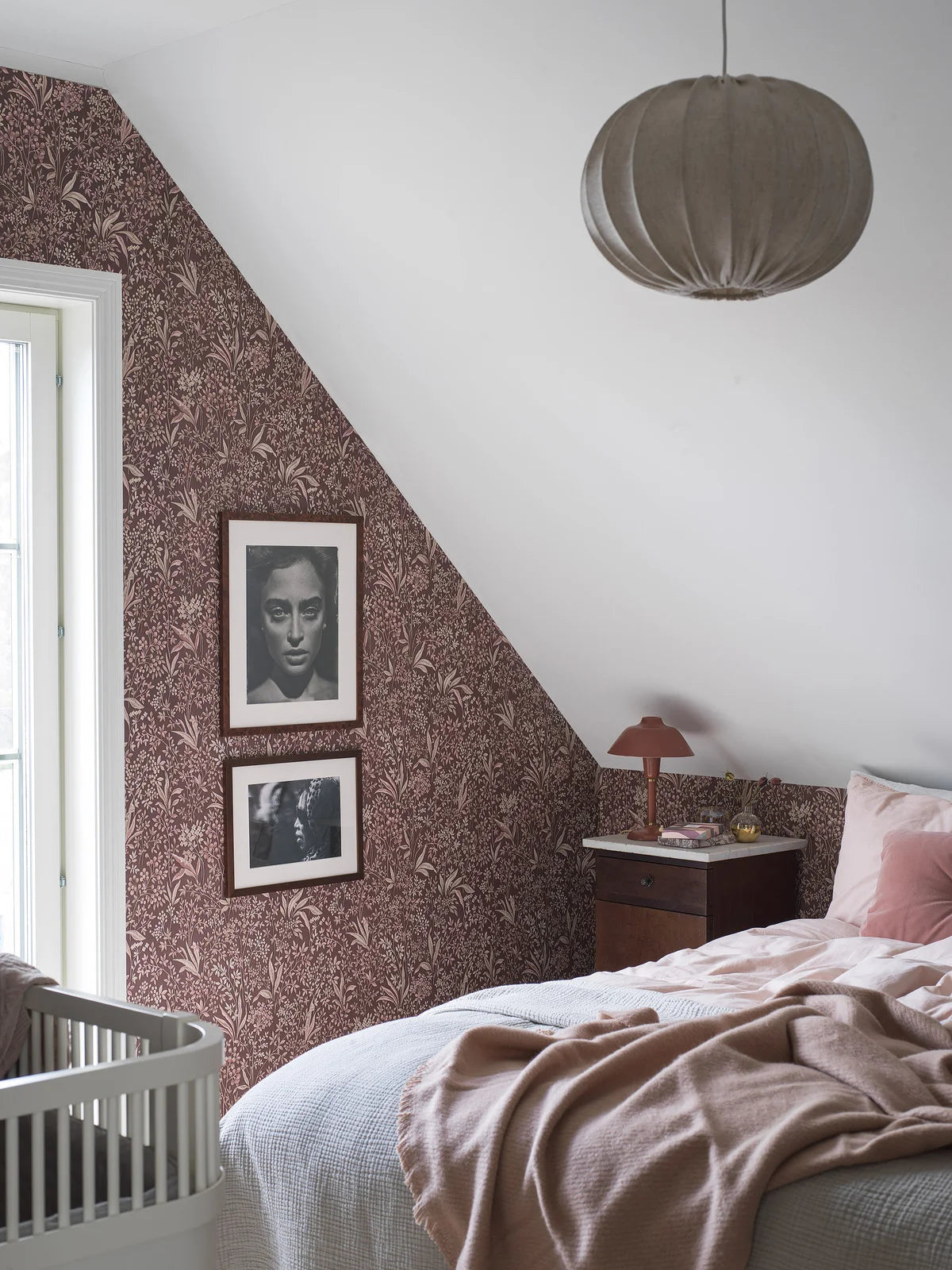 Non-woven paper wallpaper with a botanical pattern NOCTURNE burgundy