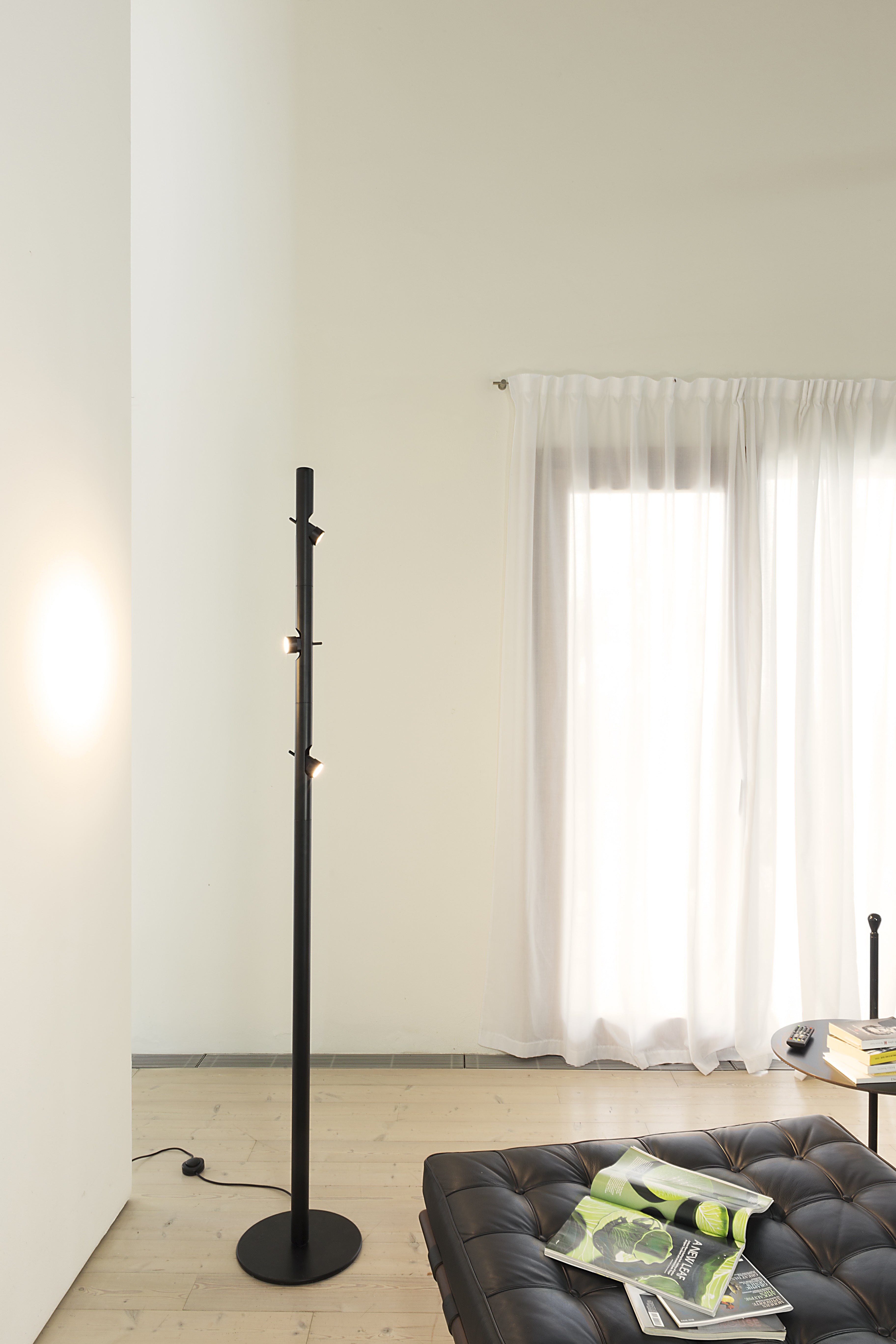 Lampa podłogowa 3-punktowa CALABRONE czarny