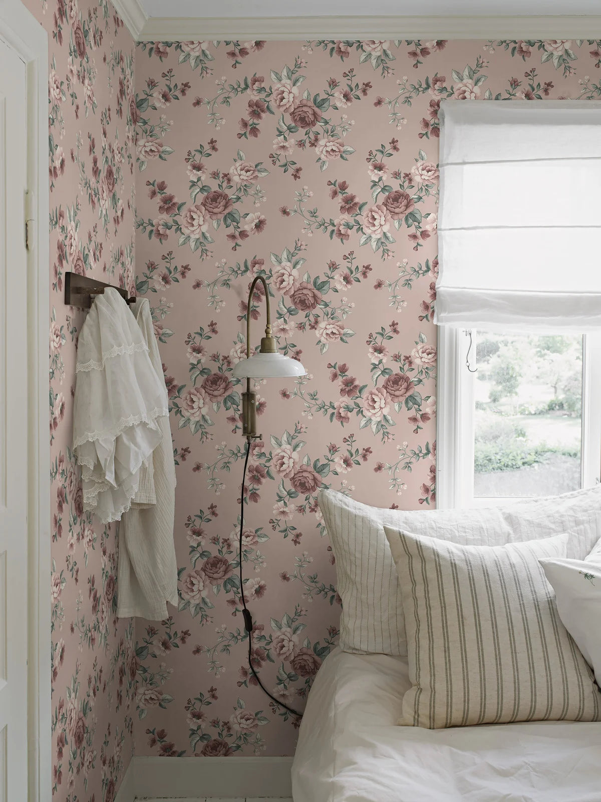 Behang met bloemenmotief NOMI roze