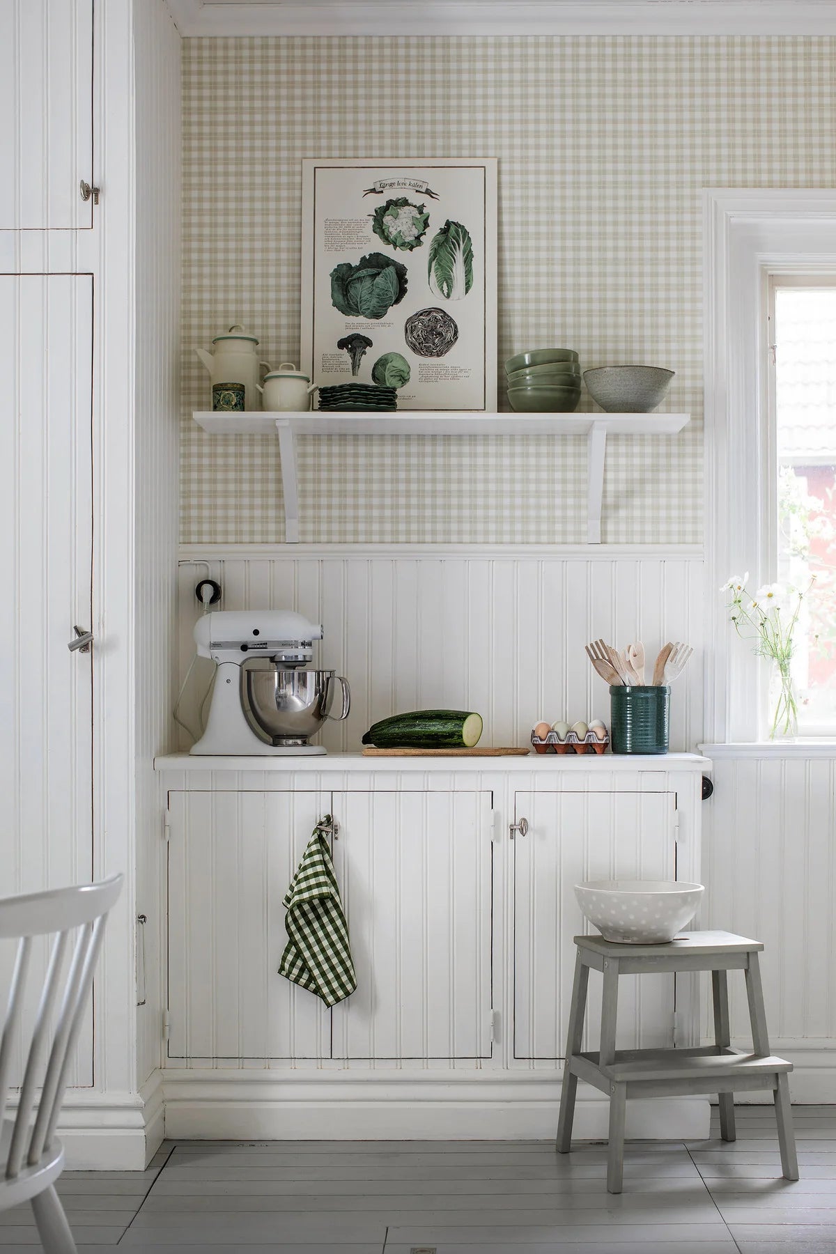 Beige behang met geometrisch ruitpatroon FRIDA met wit