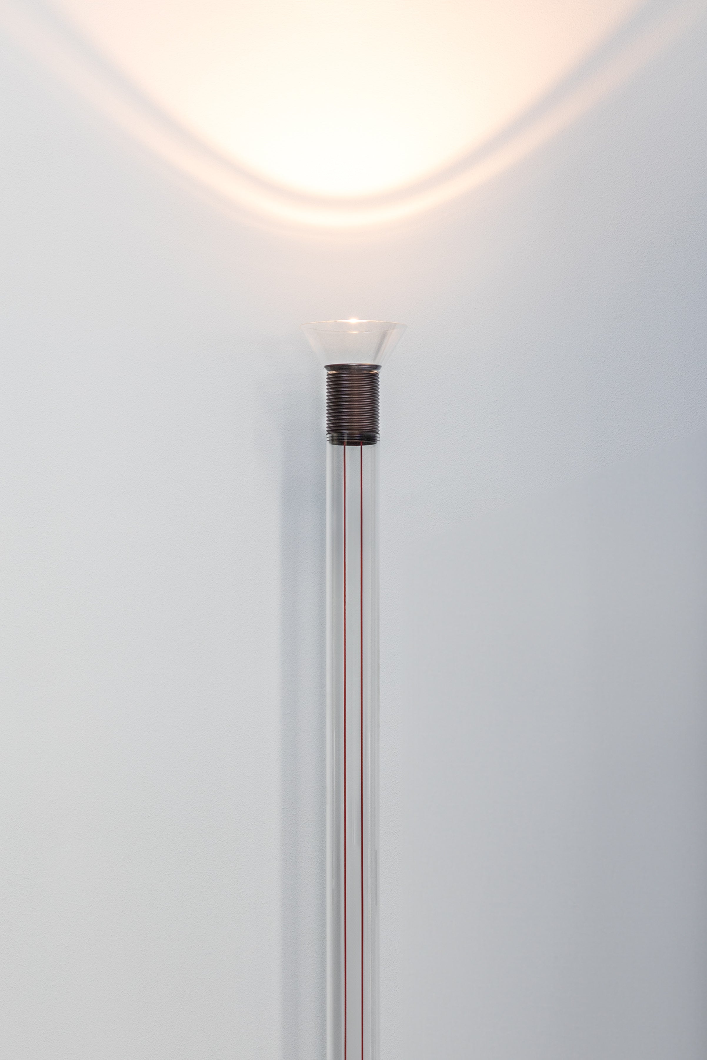 Vloerlamp DIA transparant met matte bruine elementen