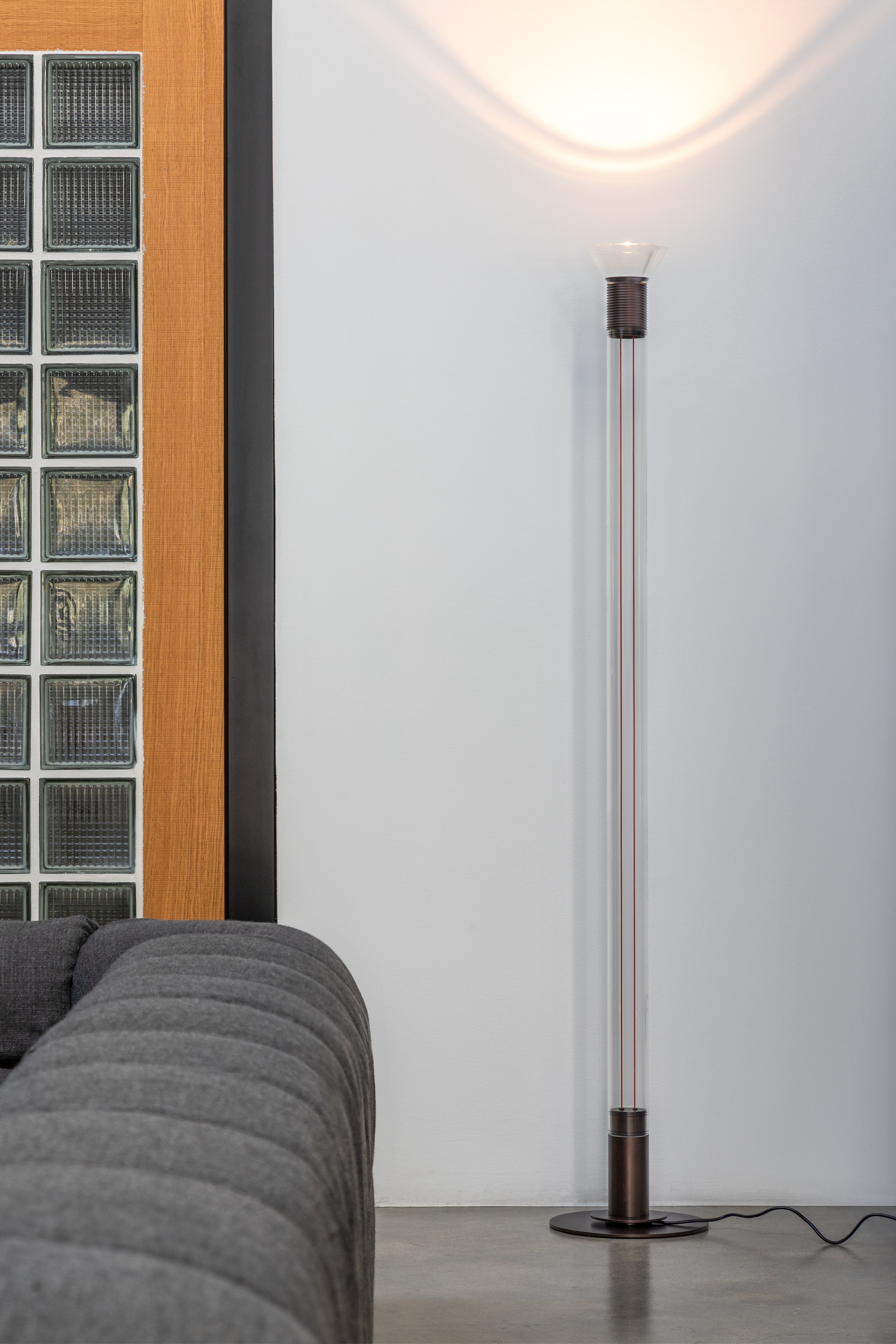 Vloerlamp DIA transparant met matte bruine elementen