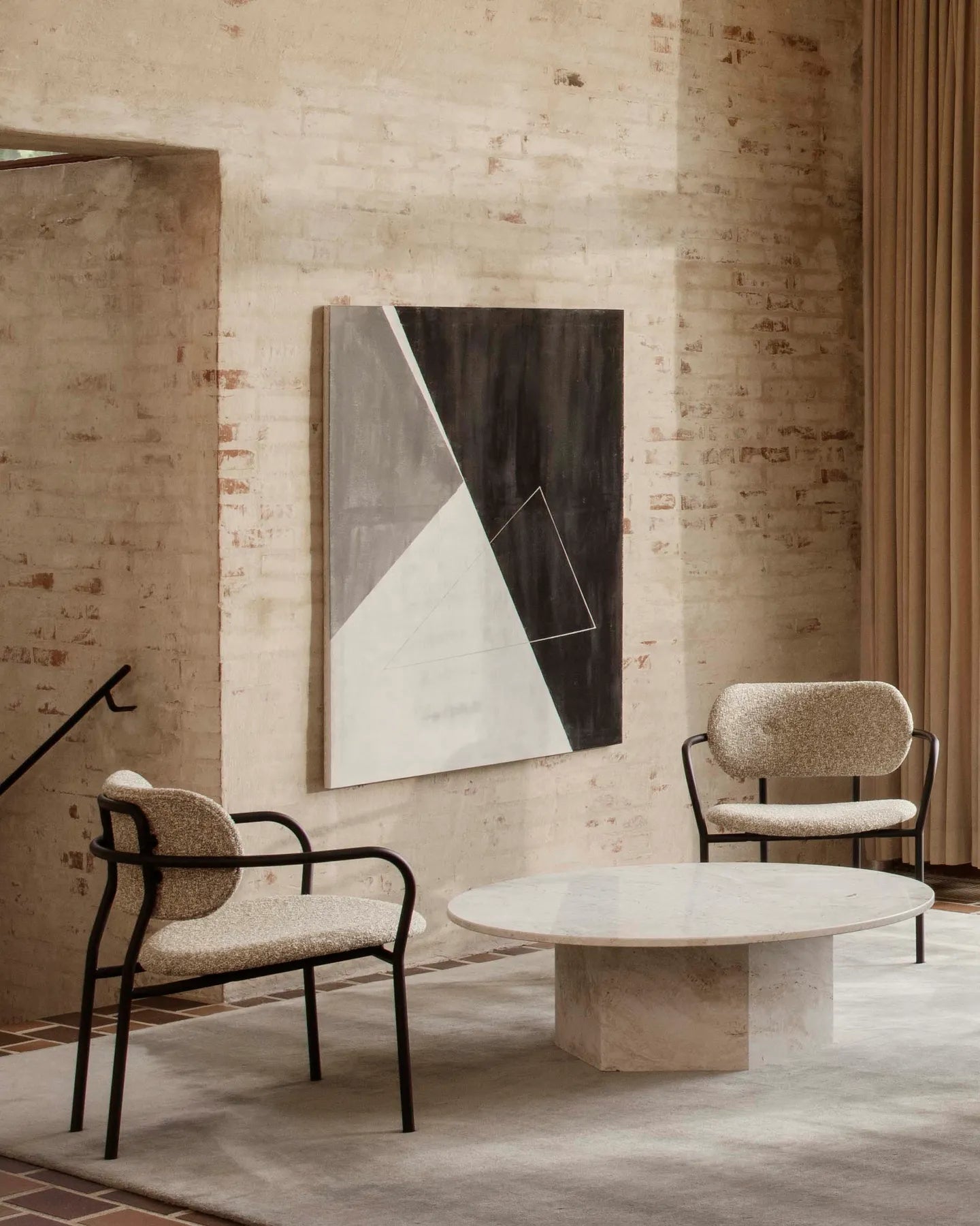 Gestoffeerde COCO fauteuil met zwarte basis