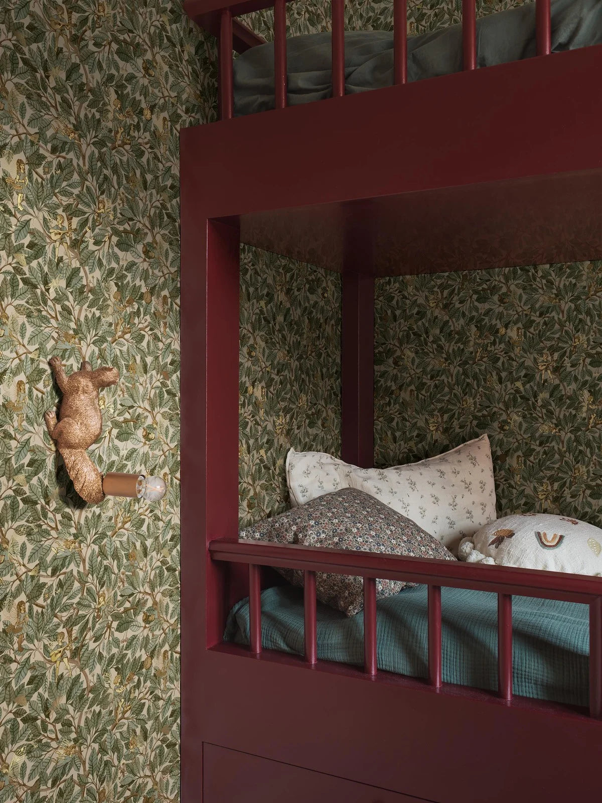 Kinderbehang met een sprookjesachtig feeënmotief GROEN