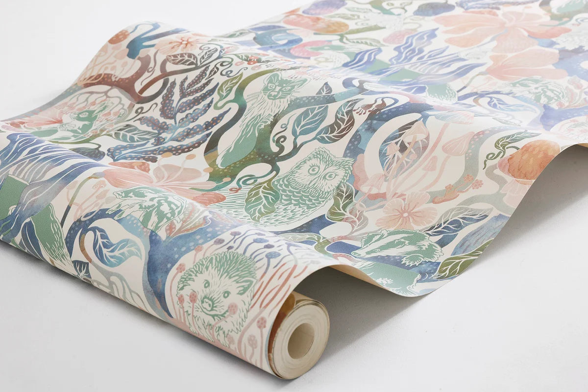 Kinder-Tapete mit dem Motiv des märchenhaften Waldes MAGIC WOODS beige mit marineblau