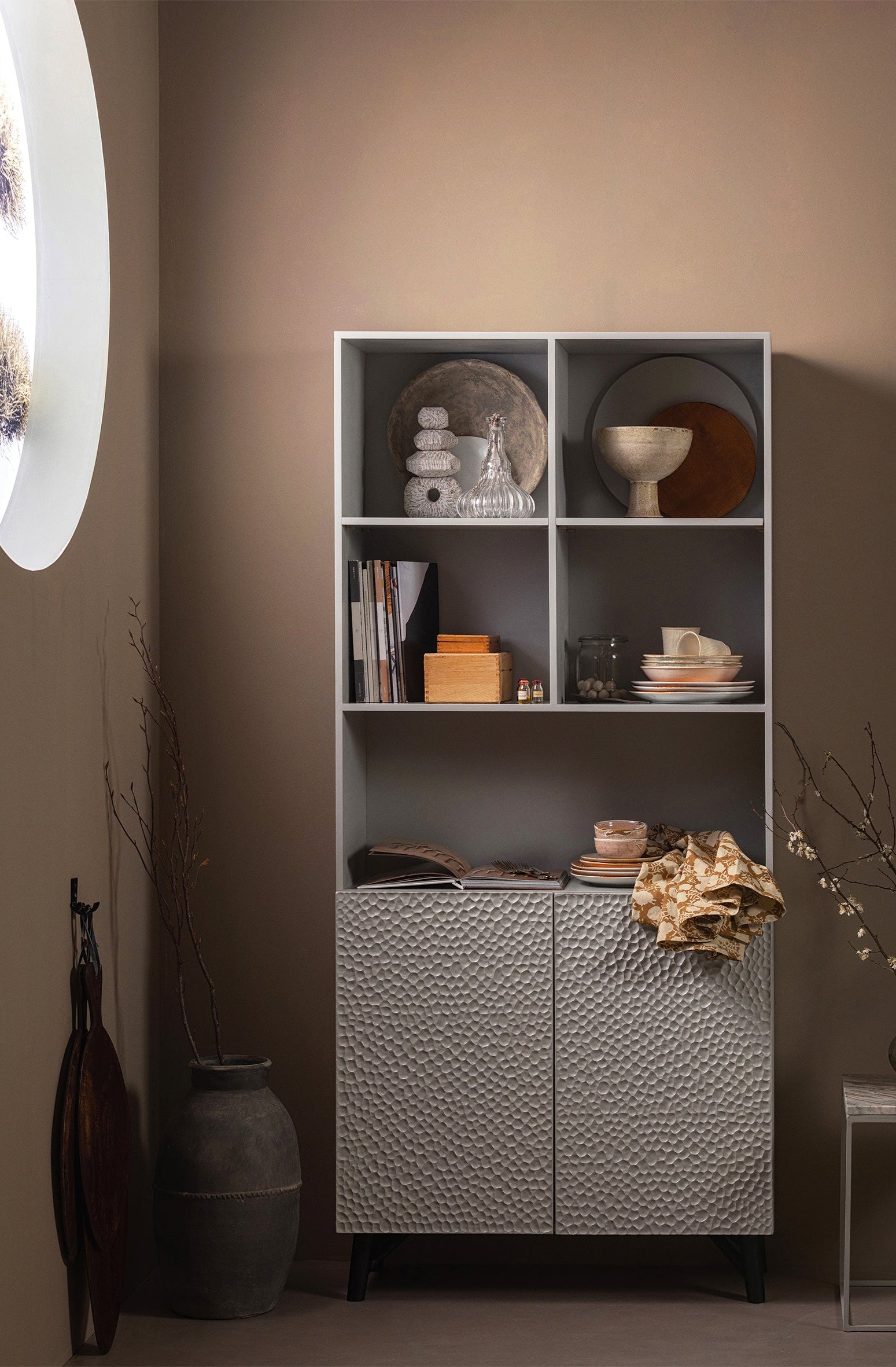 Regal CARVED graues Mangoholz