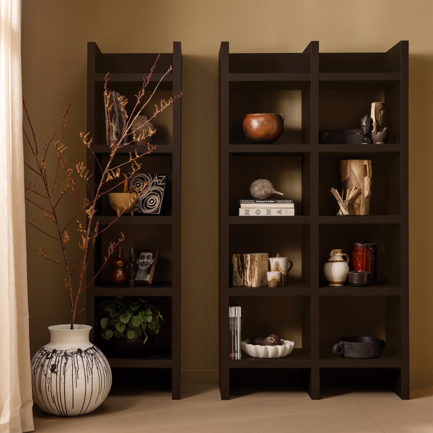 Brown Timo shelf
