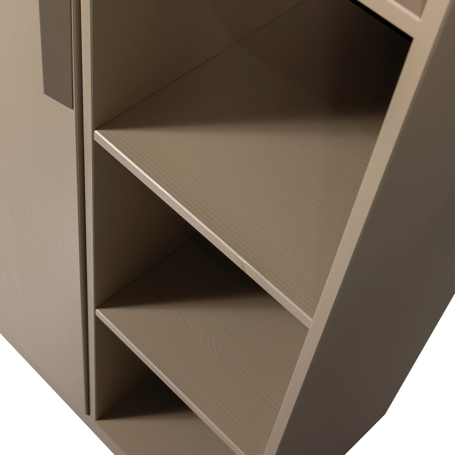 Wardrobe with Lowen Lowen shelves