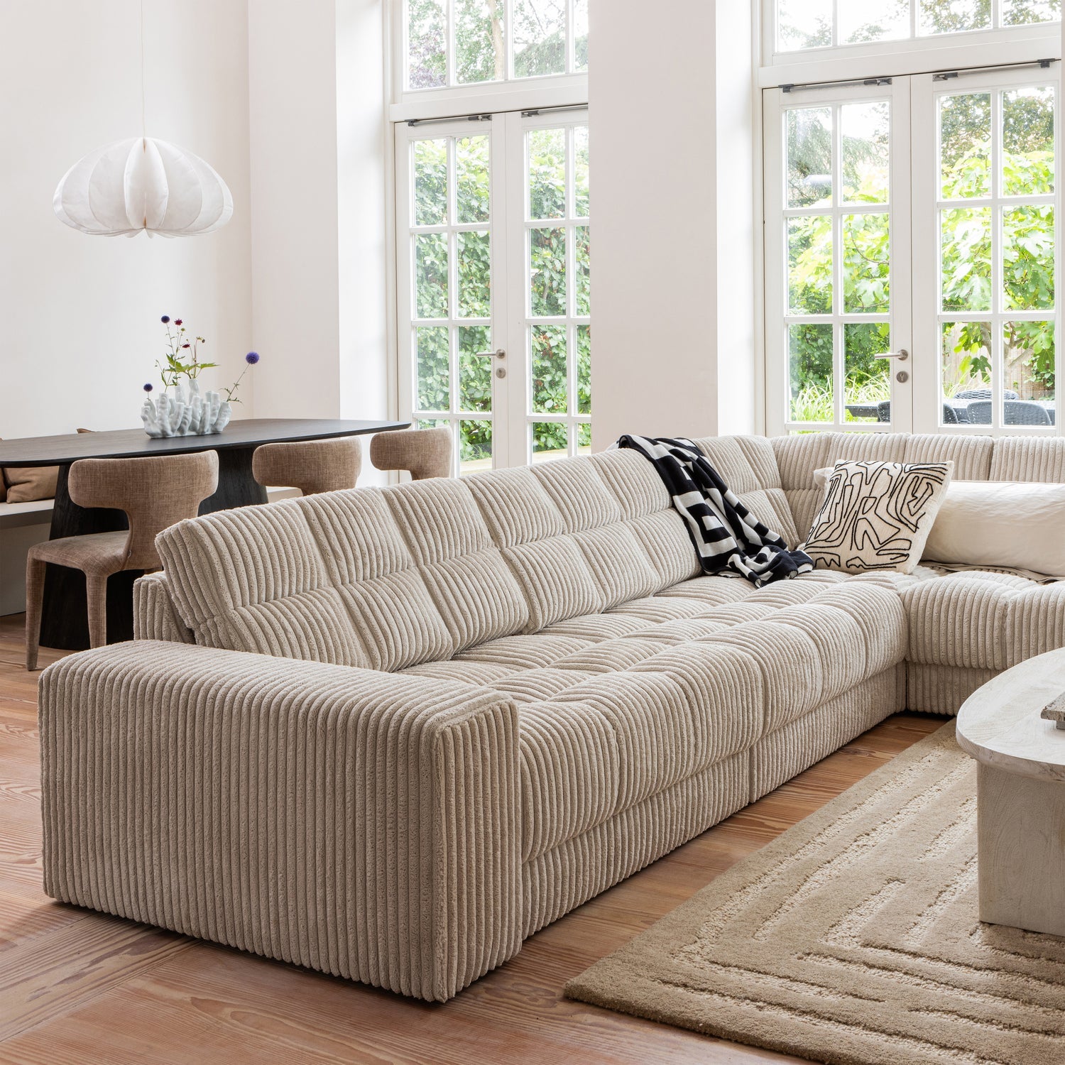 Sofa narożna prawostronna SECOND DATE kremowy sztruks – styl nowoczesny