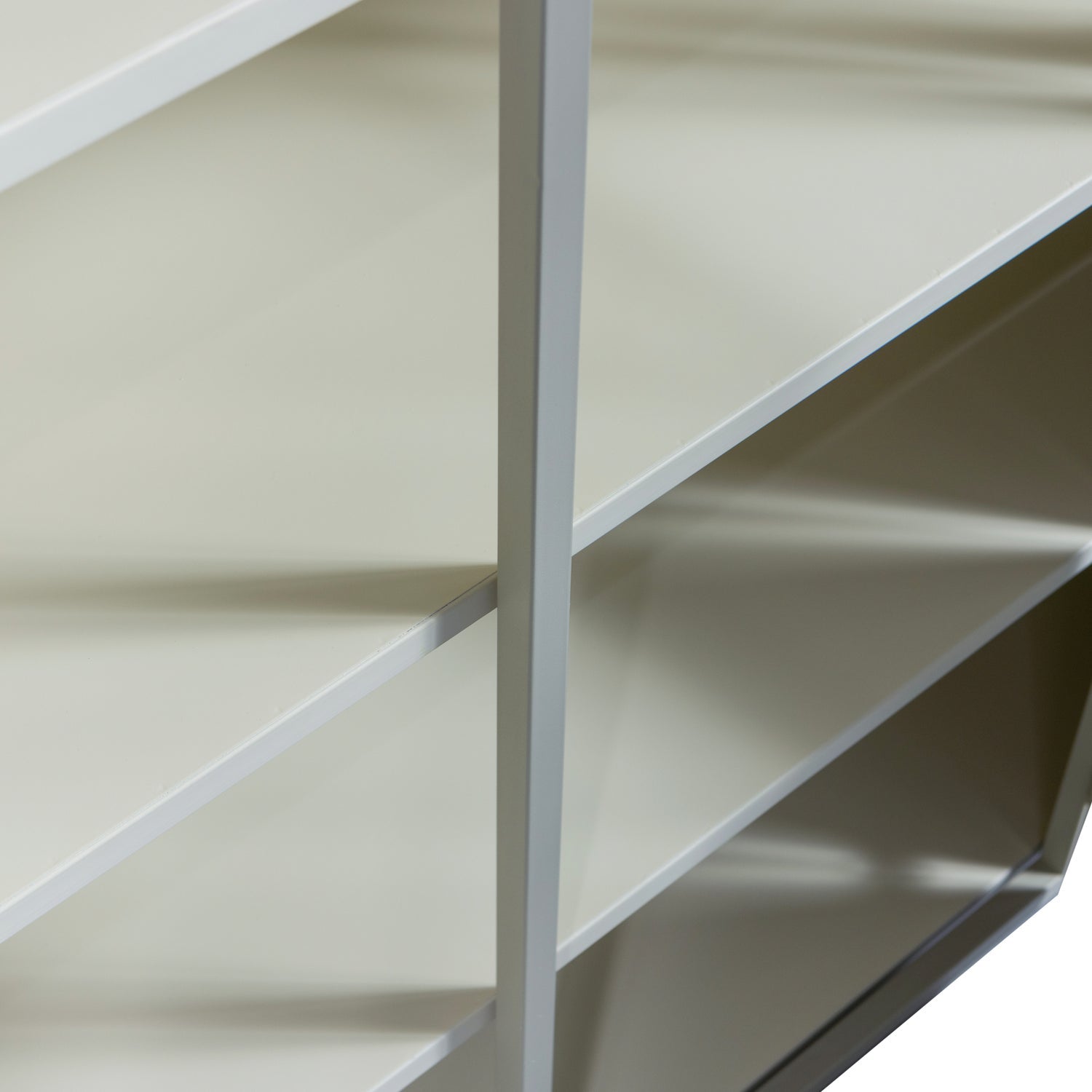 3-türige Vitrine EXHIBIT sandfarben