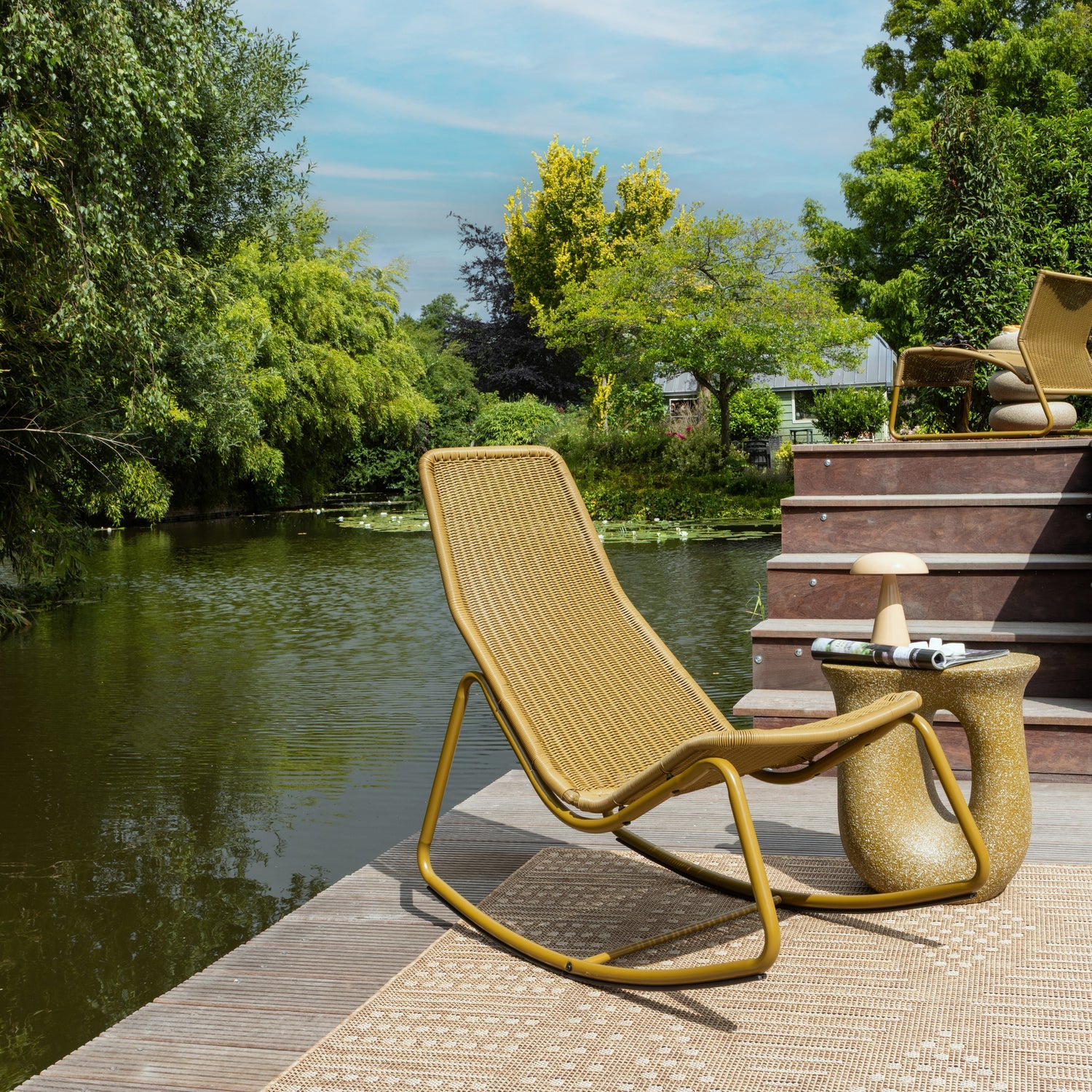 Schommelstoel voor buiten TOM honingkleur