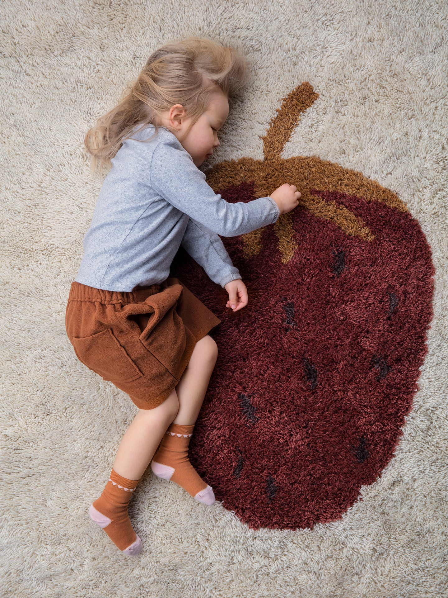 Kinderteppich FRUITICANA ERDBEERE beige