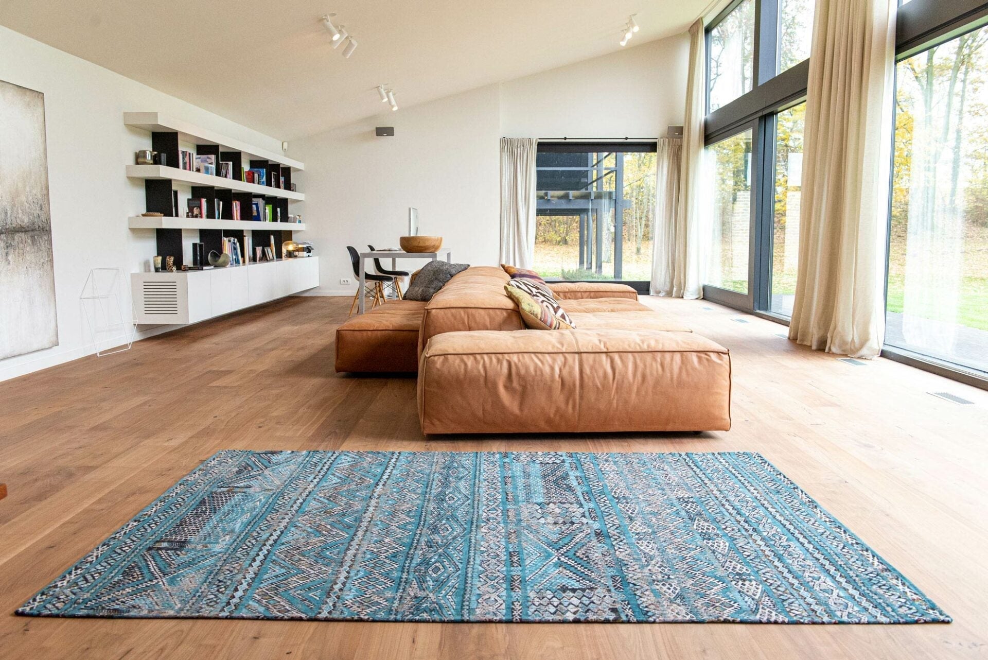 Dywan KILIM ZEMMURI BLUE błękitny do salonu – Louis de Poortere