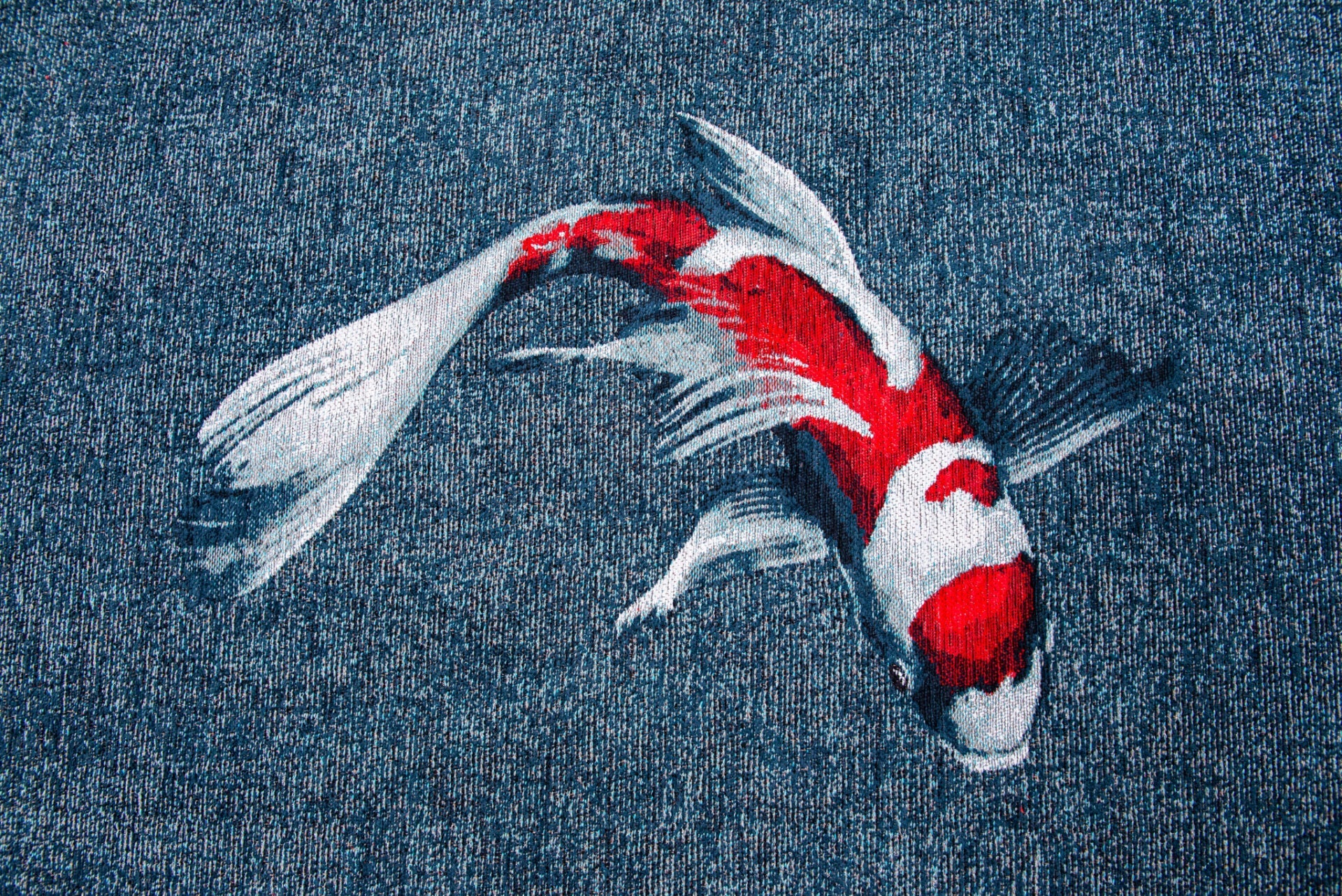 Dywan POP KOI JAPANESE POND niebieski do salonu – Louis de Poortere