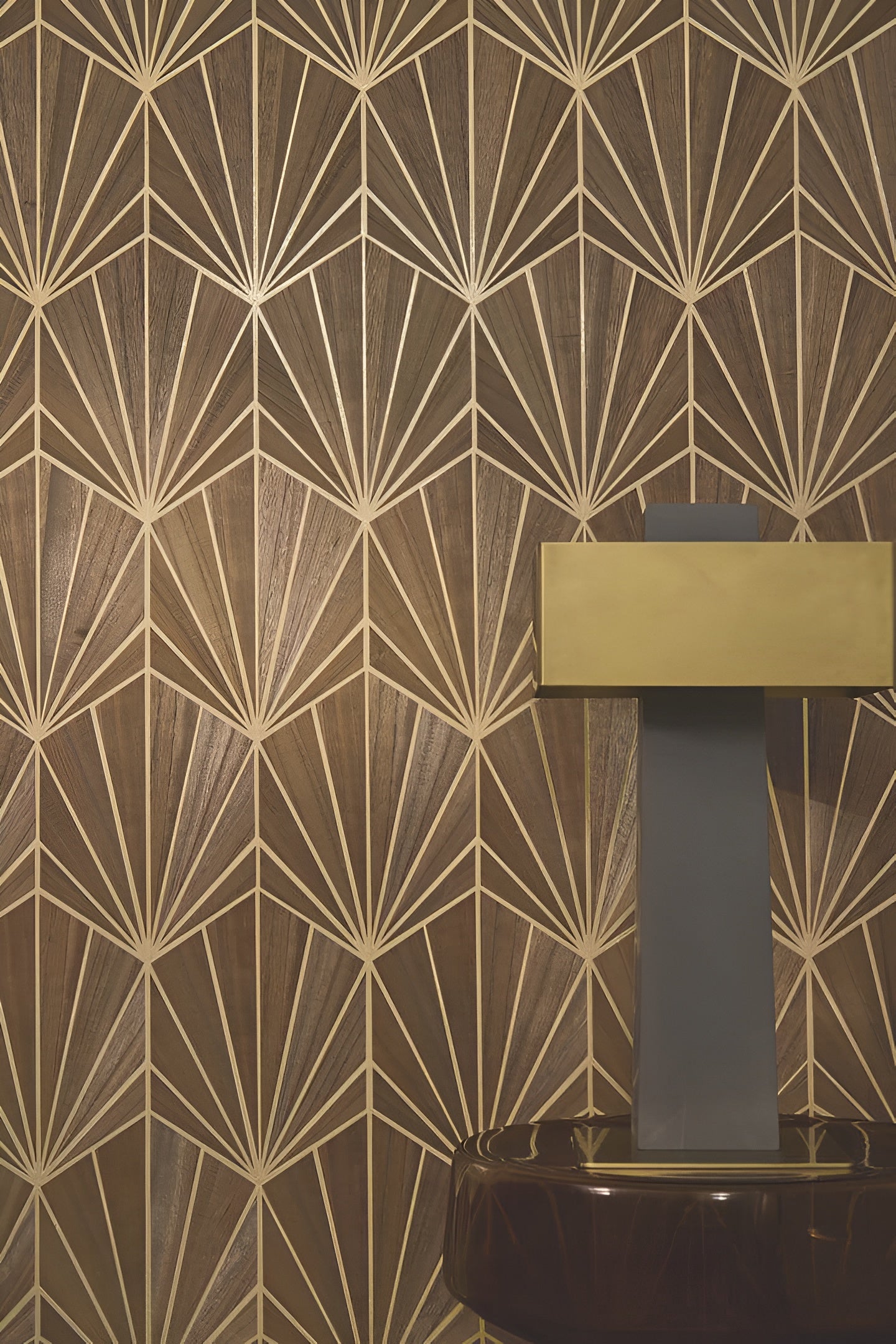 Geweven behang met geometrisch art deco patroon MYTHIQUE - CARBONE BRONZE donkerbruin