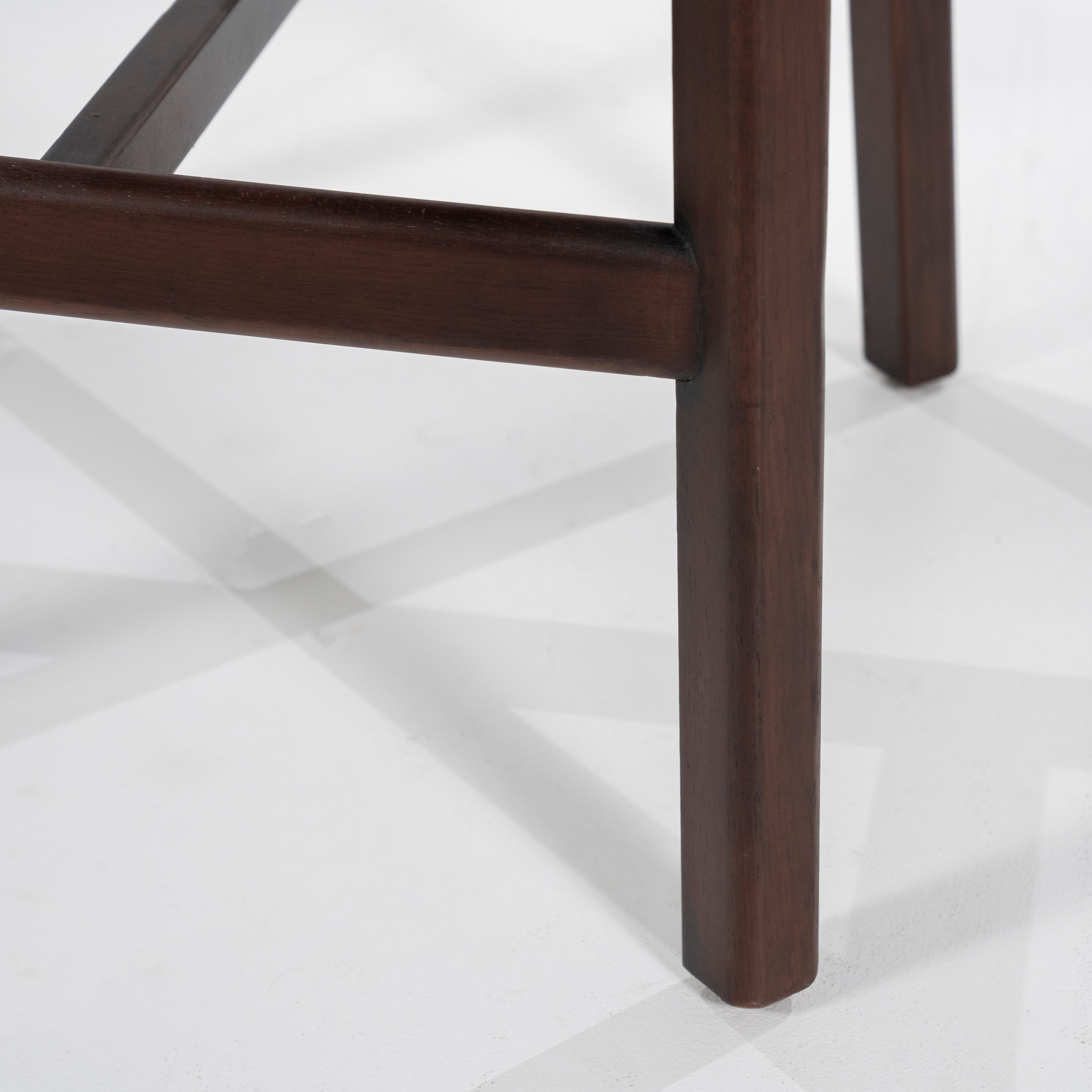 MIKKY taupe stool with a dark oak base