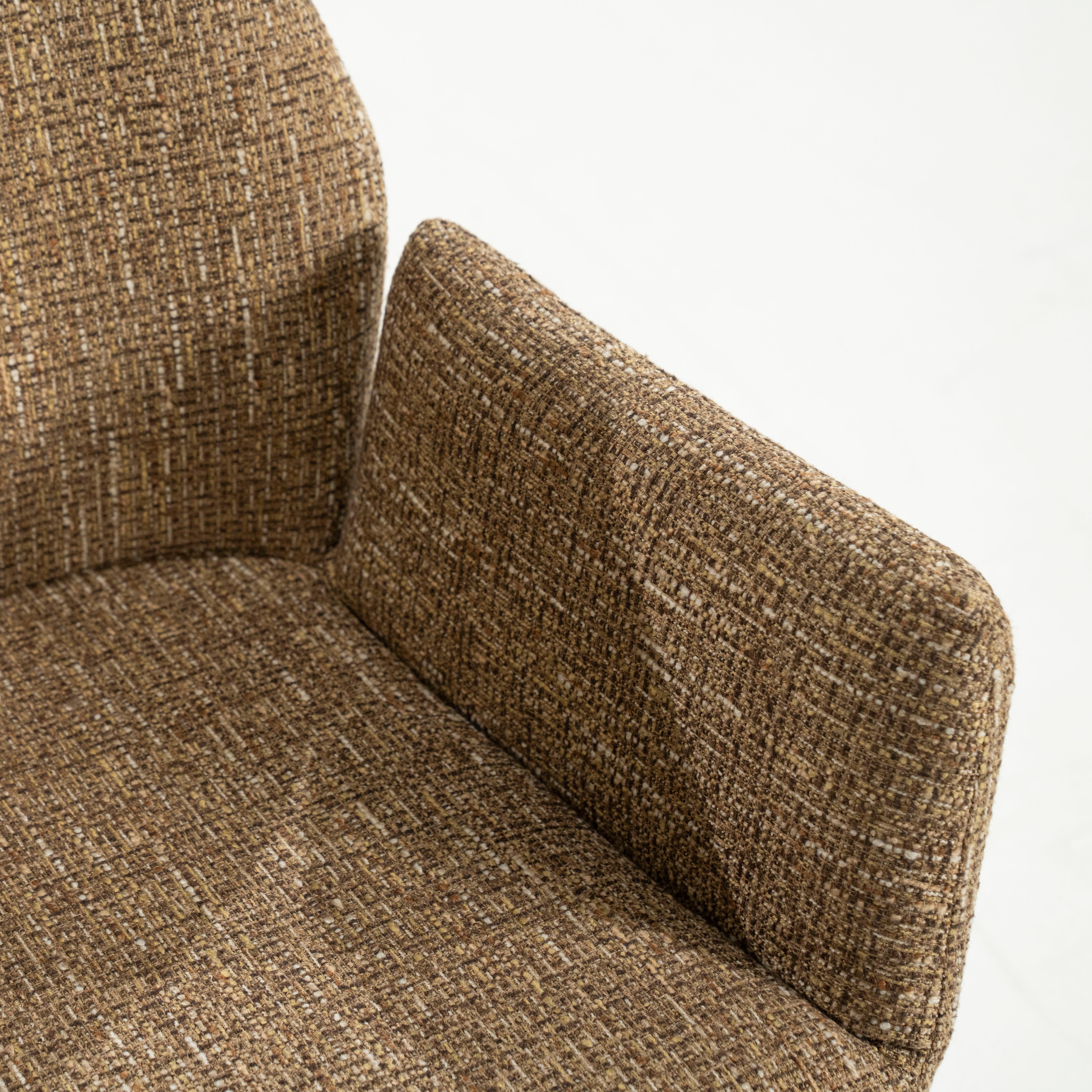 Stoel INDY mosterdgeel met zwarte basis