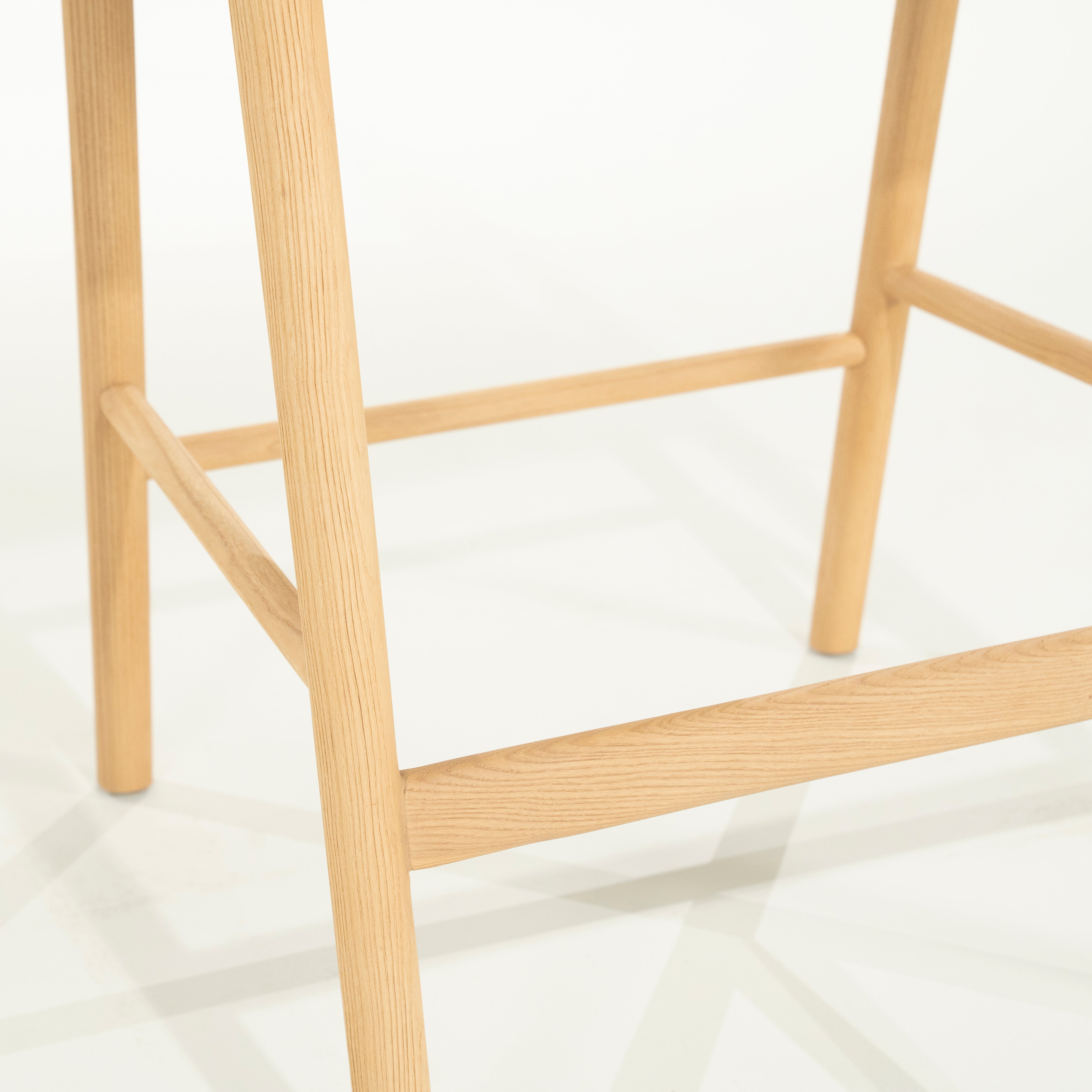 Hocker RAYVEN helles Eschenholz