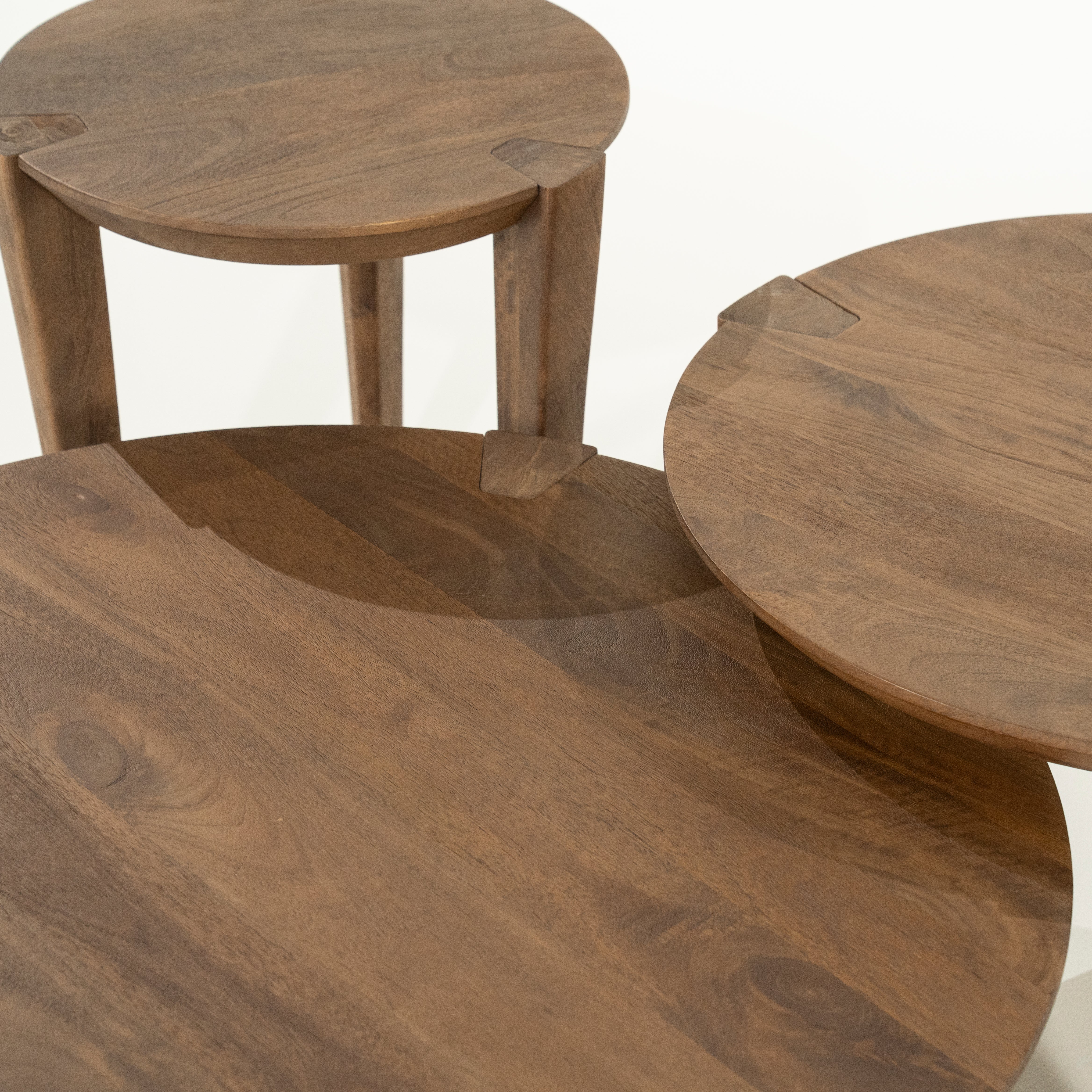Koffietafel DAVINA mango hout