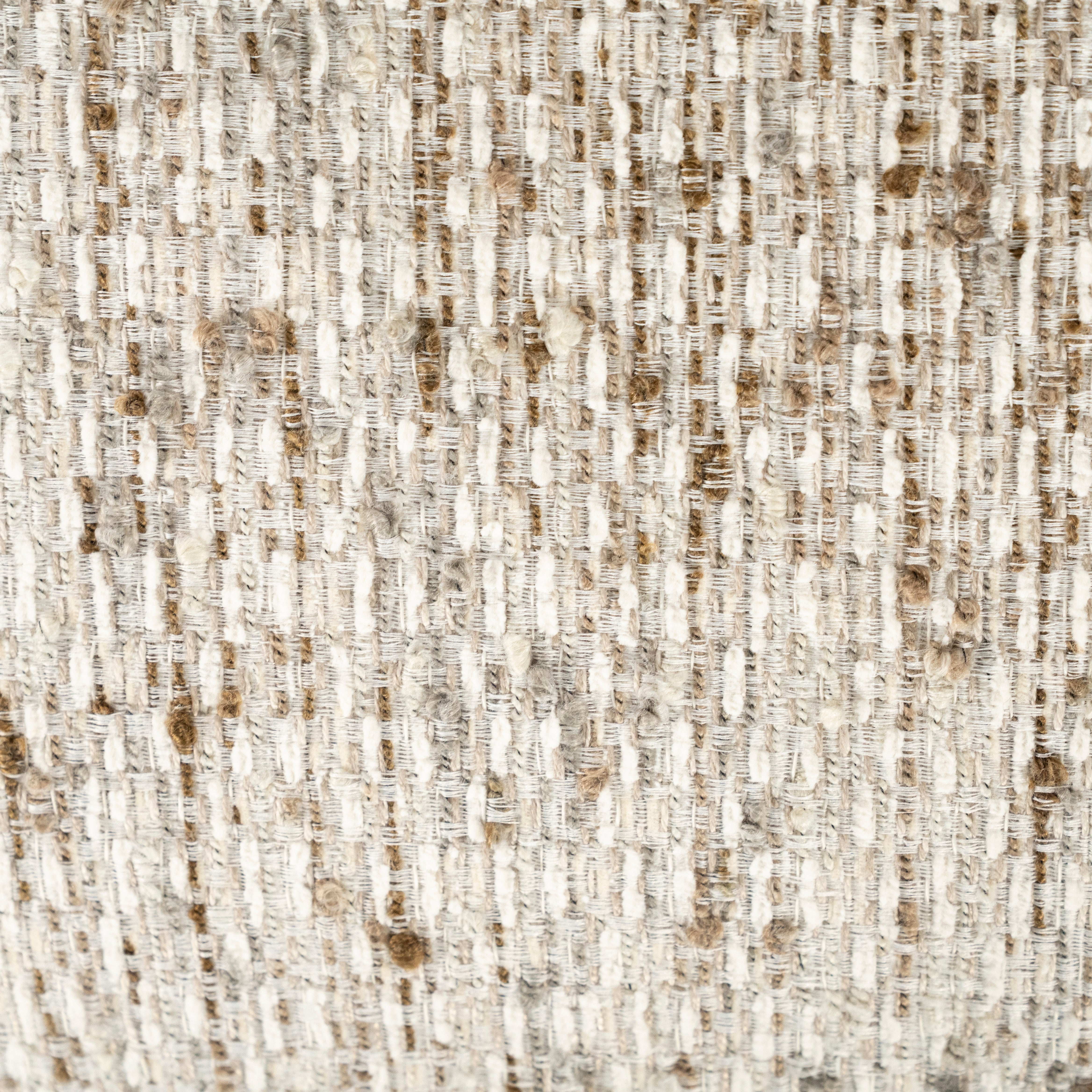 Stoel TOBIAS beige met een donkerbruine basis