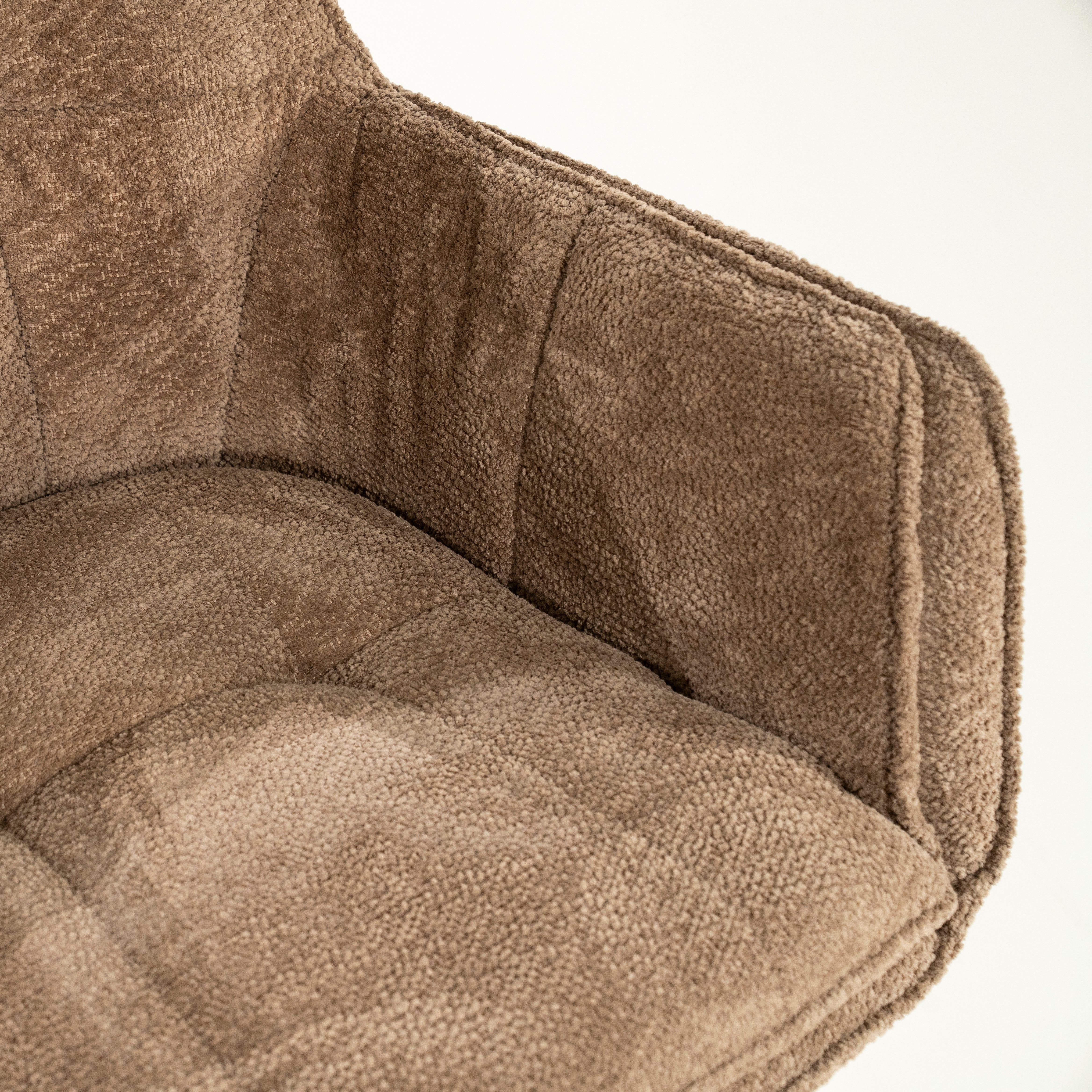 Drehstuhl HUGO taupe mit dunkelbraunem Fuß