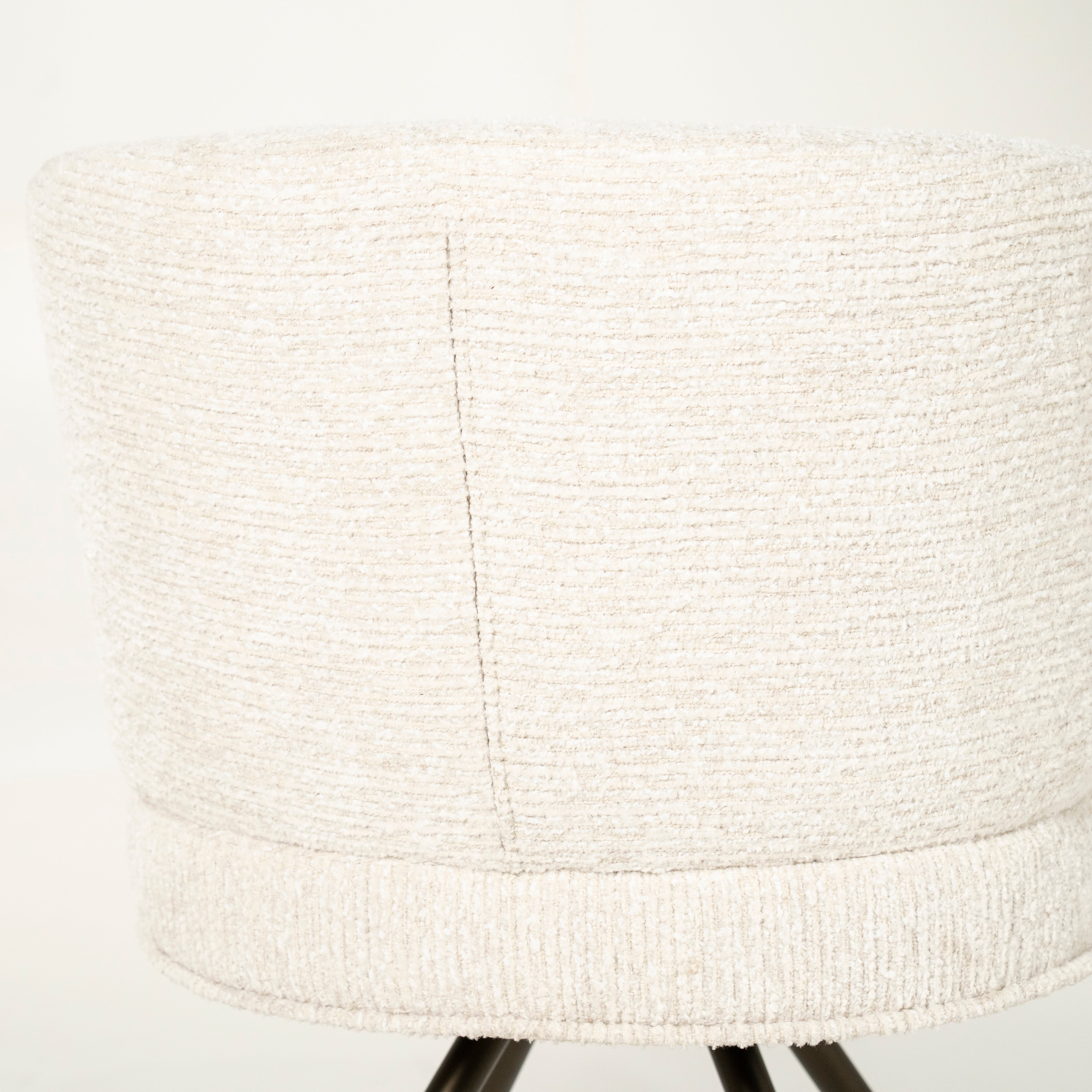 Drehstuhl JAYSON beige mit dunkelbraunem Fuß