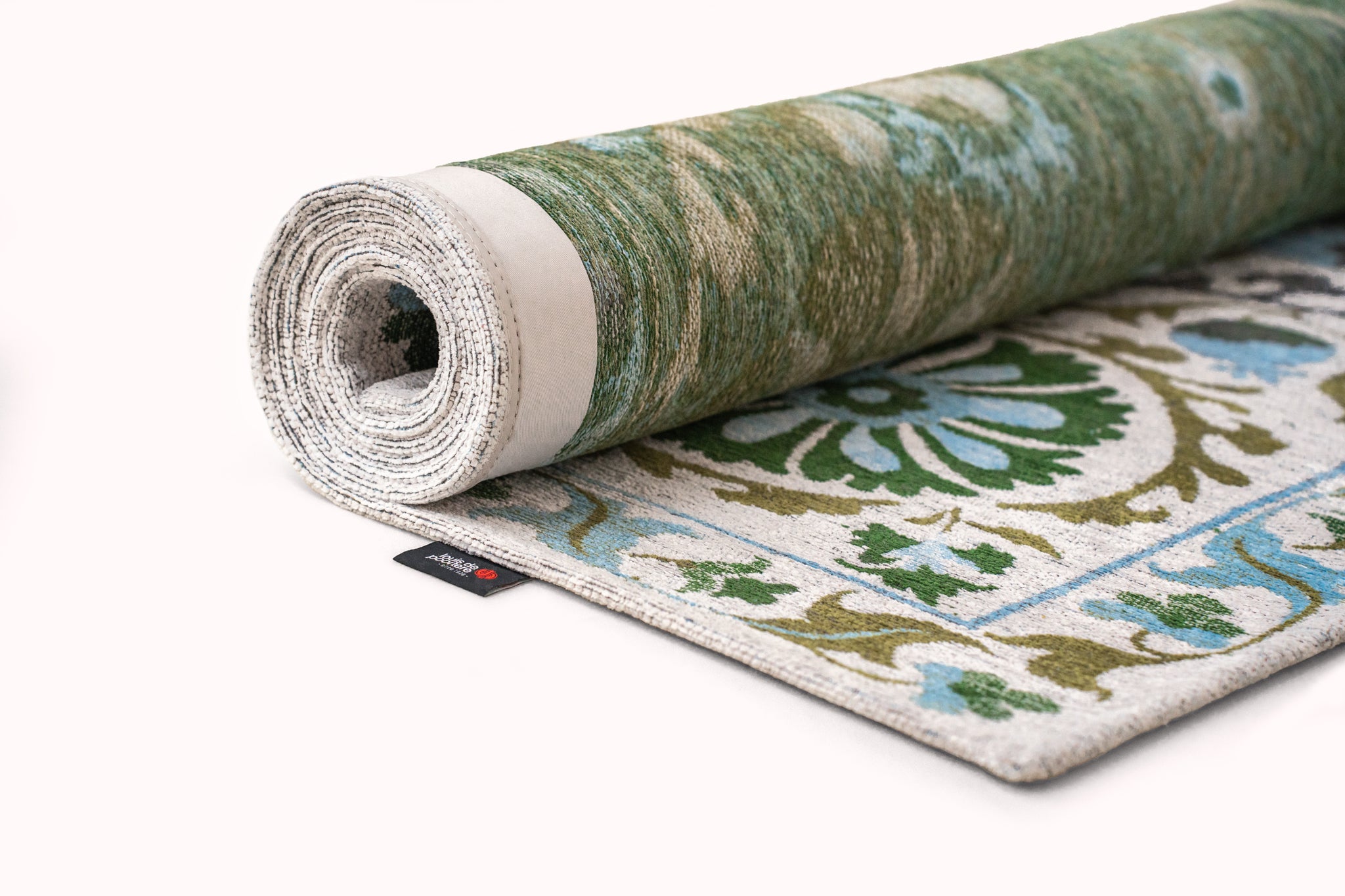 SUZANI SLAVIA rug broken white with green and blue