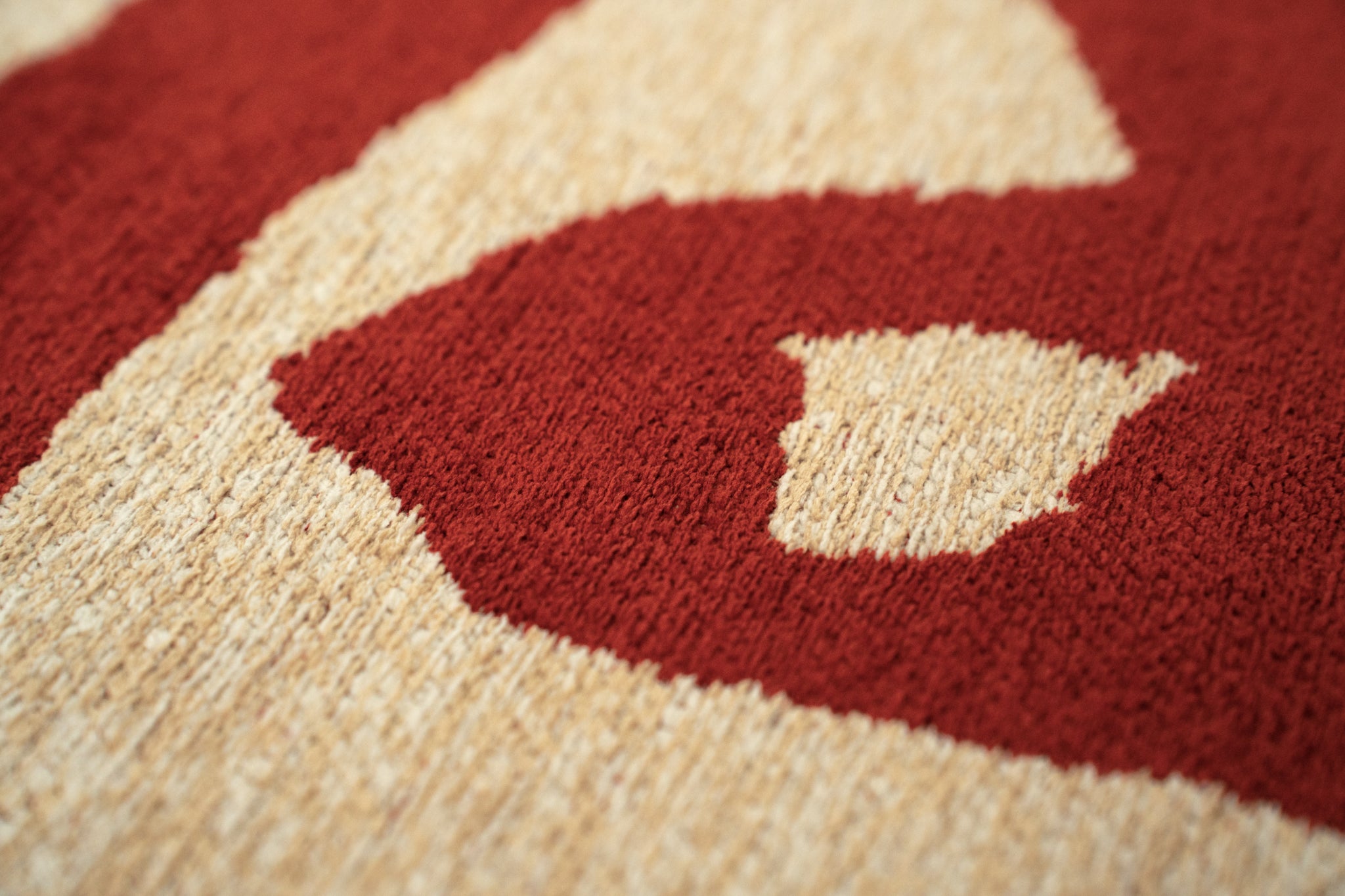 RIBBON Beige Carpet with Red