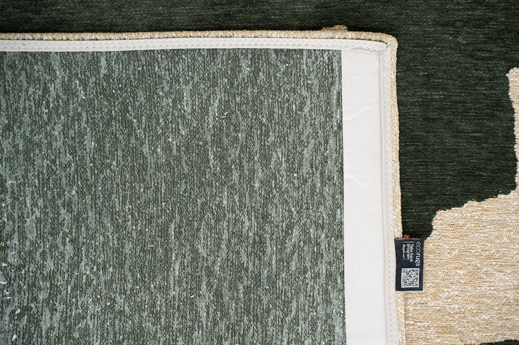 RIBBON Beige Carpet with Dark Green