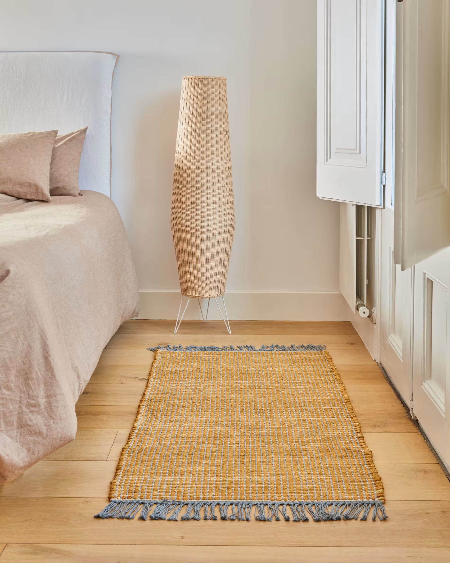 KAMARIA Rattan Floor Lamp