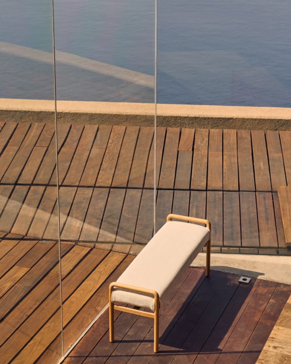 MACARET bench in beige chenille with an oak base