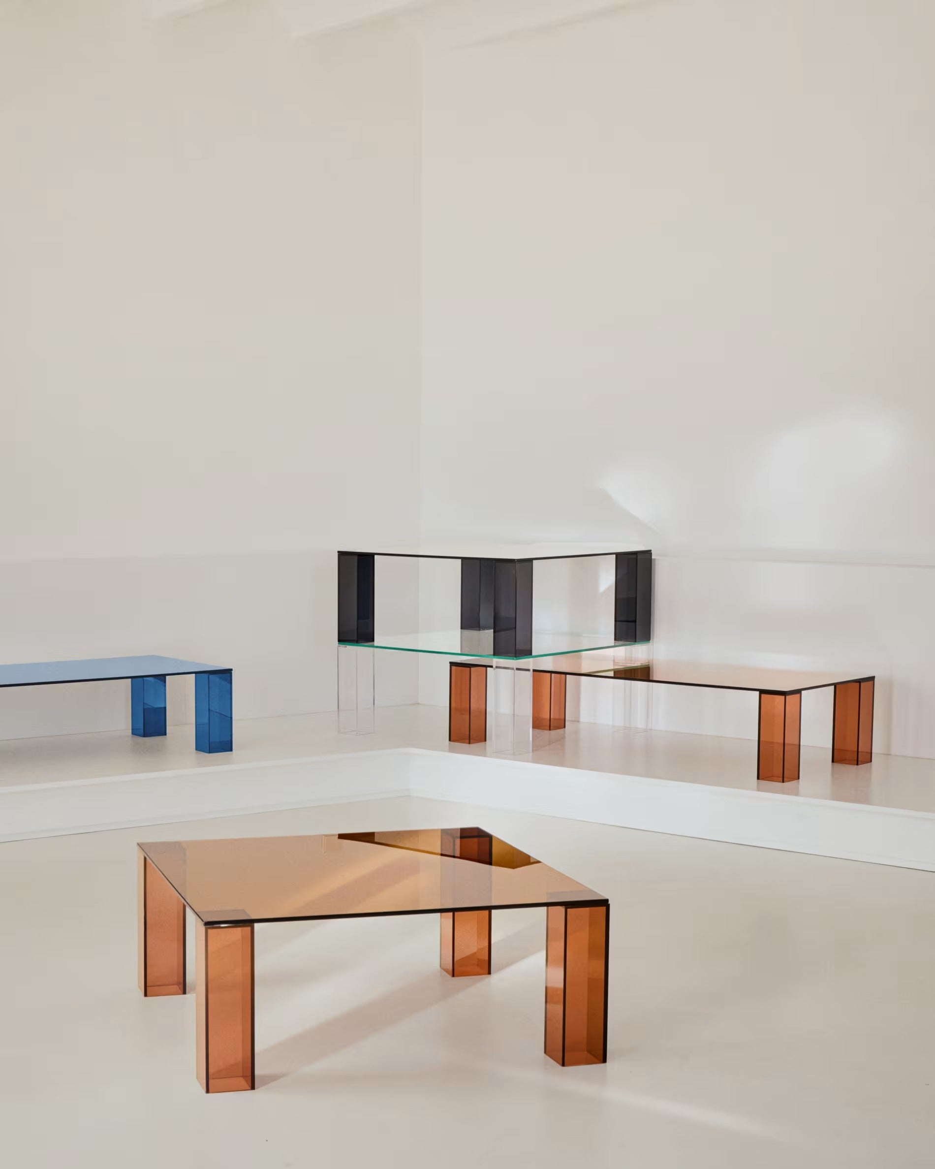 ADULARIA salontafel blauwe gehard glas