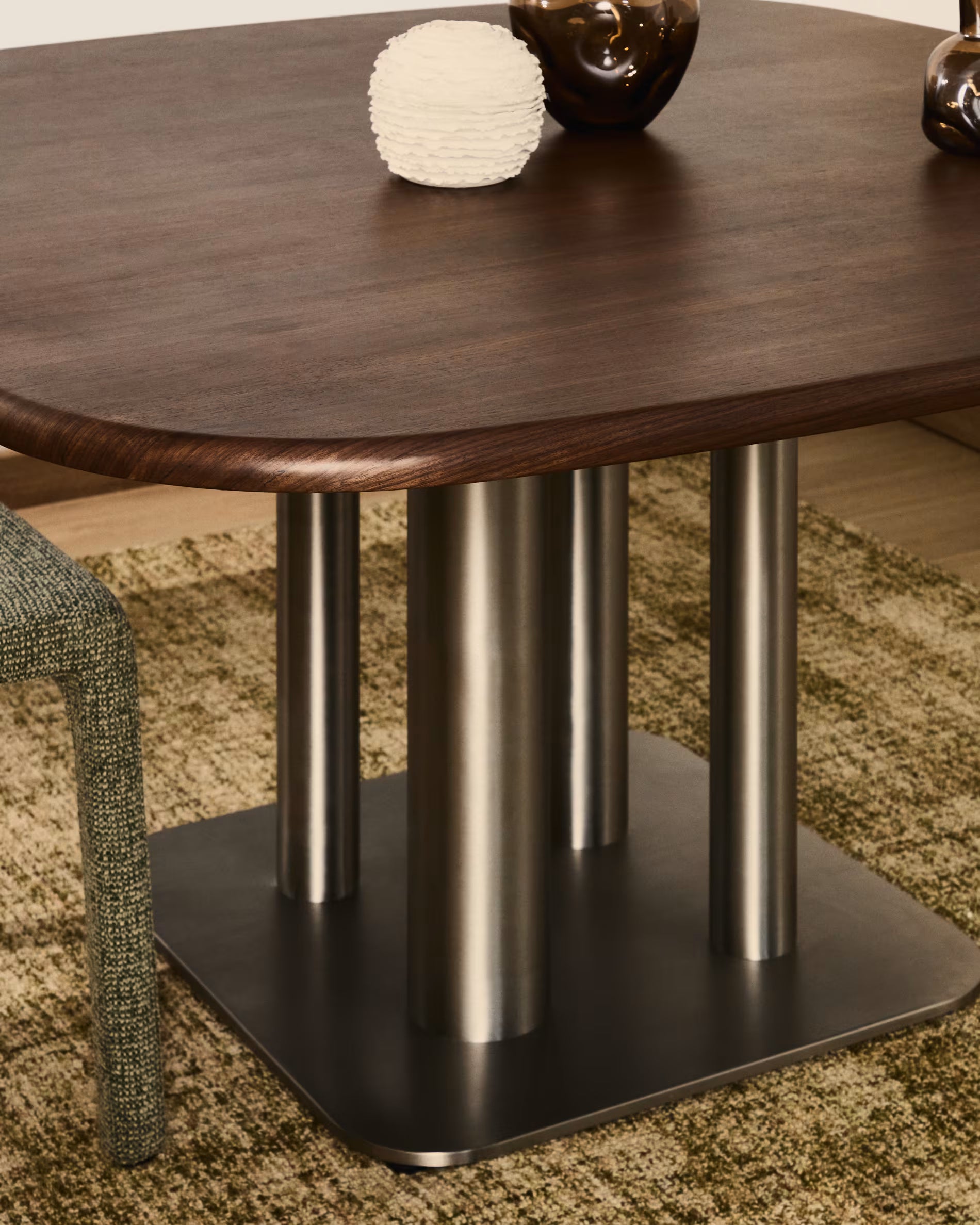 Square table MELVAR walnut veneer with a steel base
