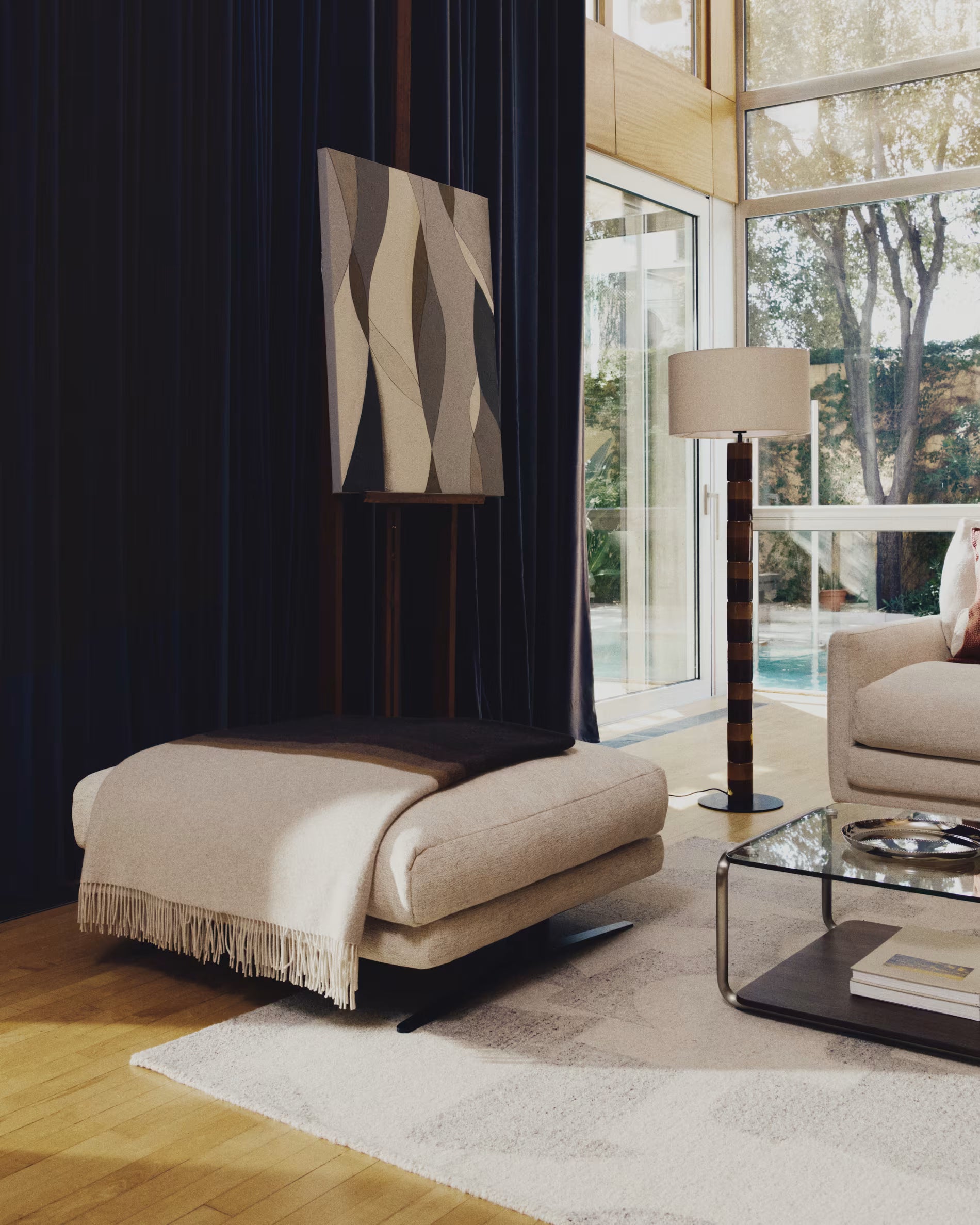 VELIRO Beige Footrest with Black Base