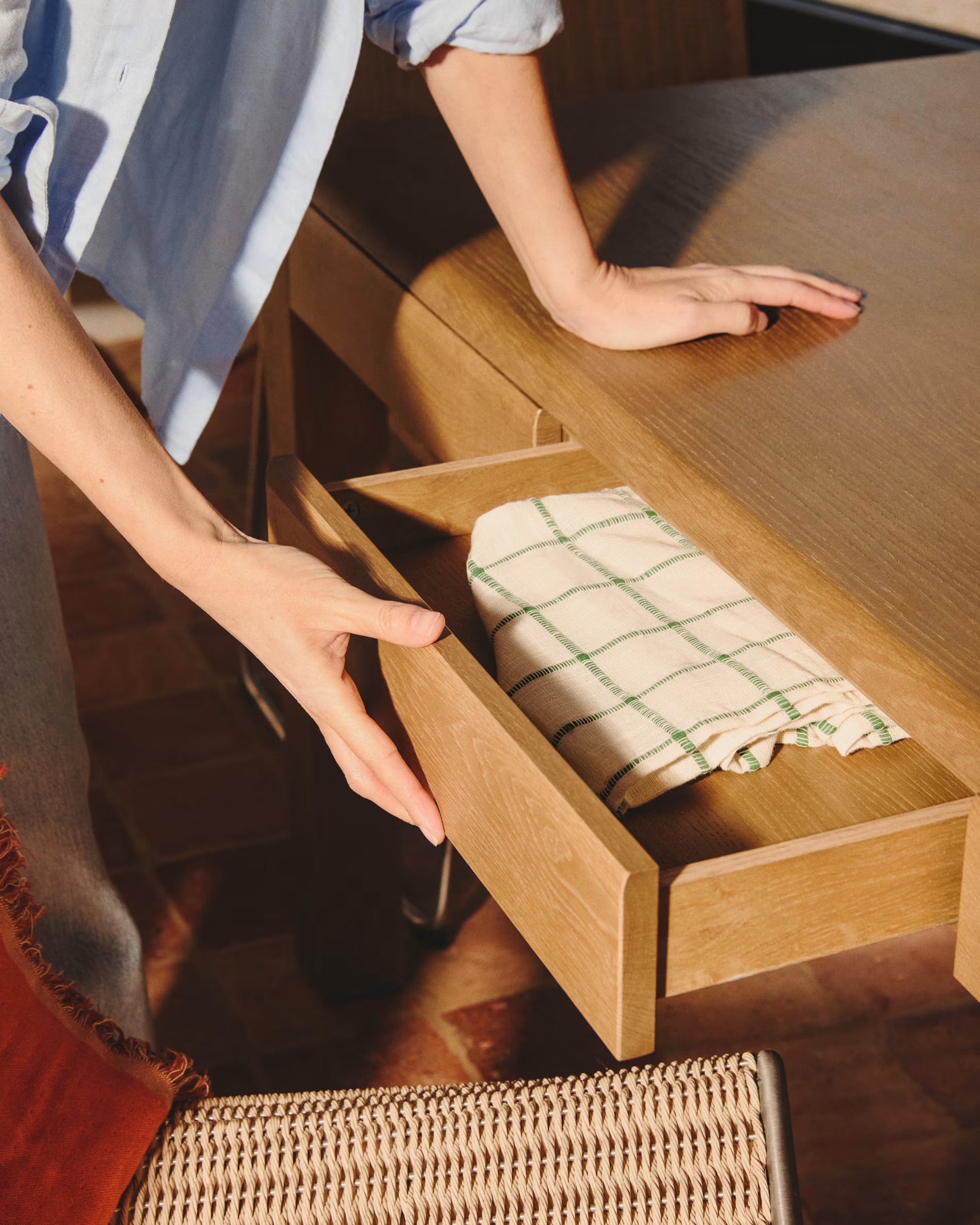 ARELIDA Oak Veneer Drawer Table