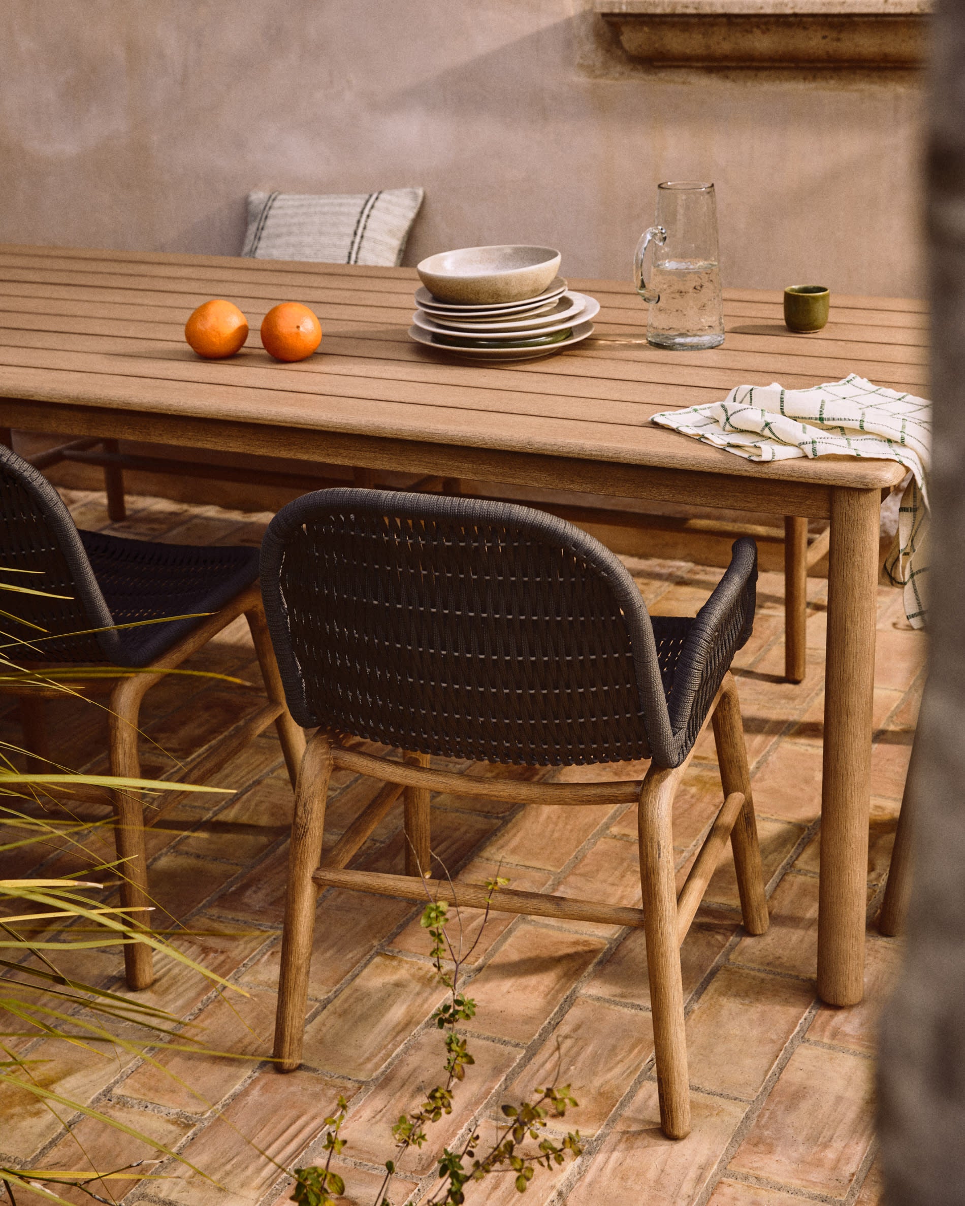 ALIPA Dark Gray Armchair