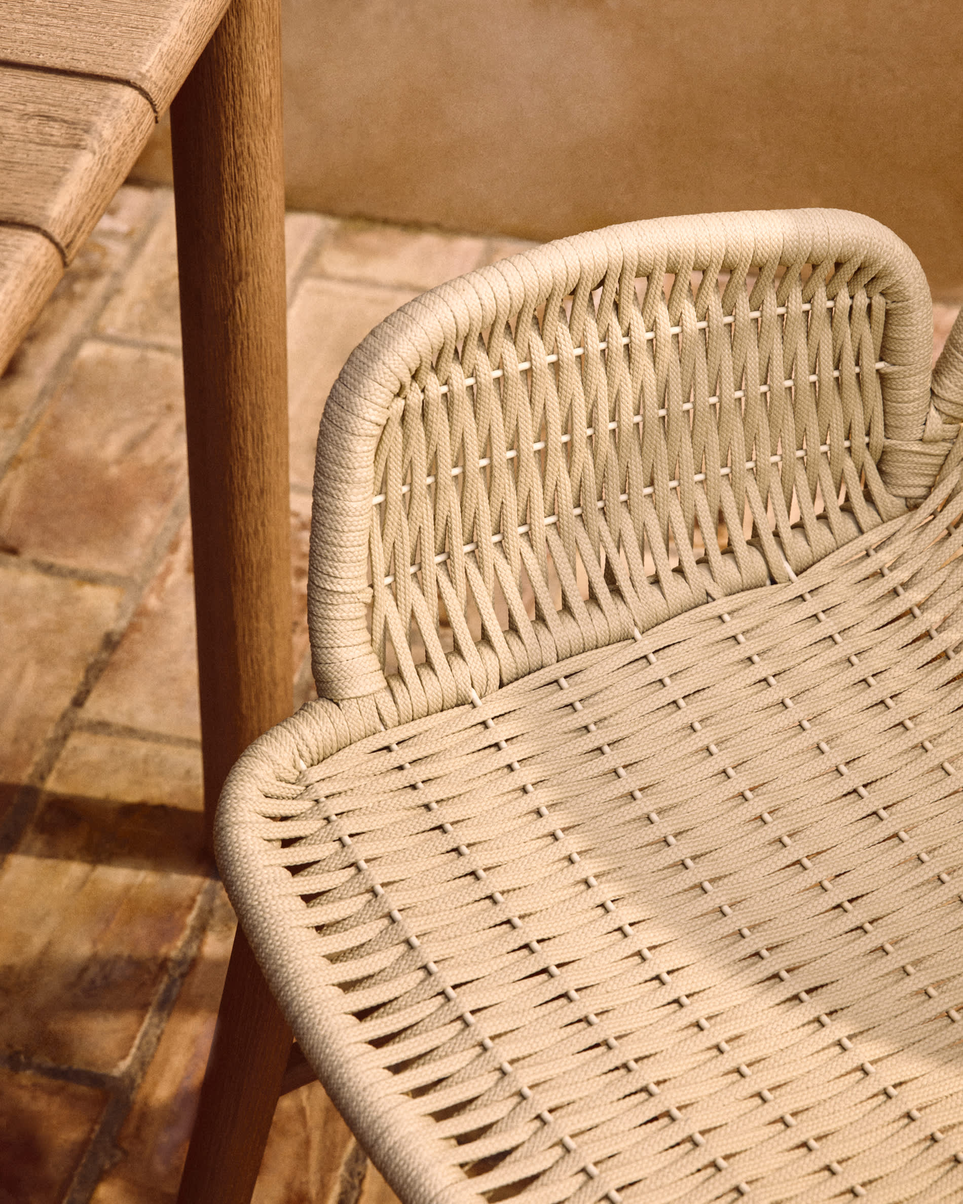 Gartenstuhl mit Armlehnen ALIPA ecru