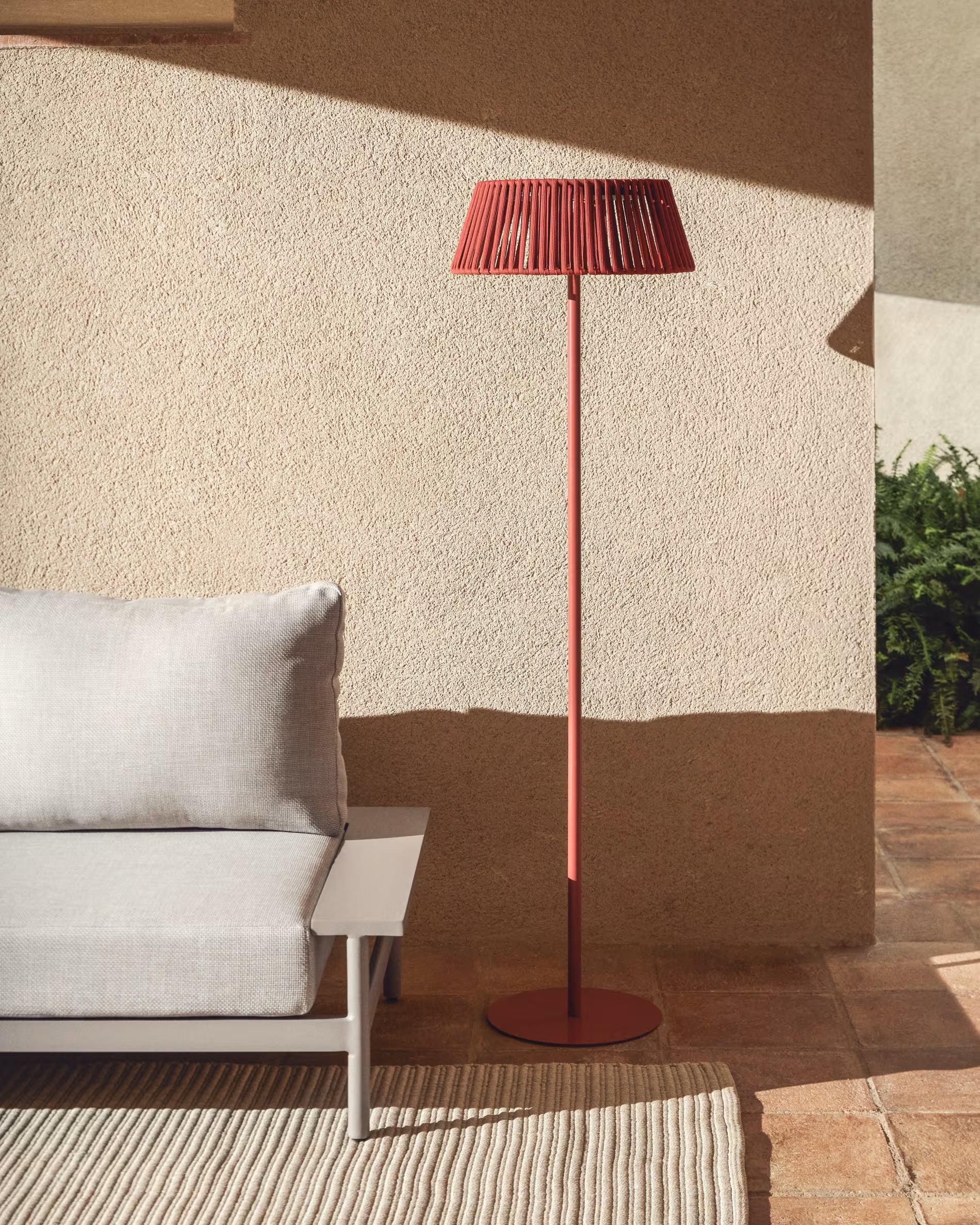 Lampa ogrodowa podłogowa solarna ALDET terakota na taras i do ogrodu